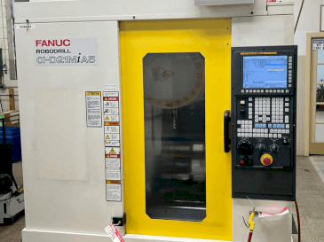 FANUC Robodrill D21MiA5-maskinen framifrån