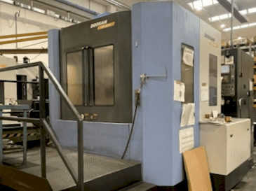 DOOSAN HM 6300 (2009)-maskinen framifrån