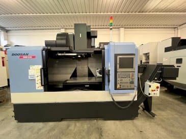 DOOSAN DNM 650-maskinen framifrån