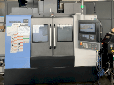 DOOSAN DNM 4500-maskinen framifrån