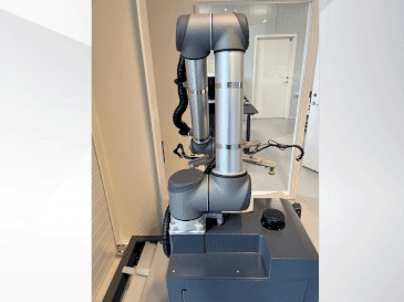 Universal Robots UR10-maskinen framifrån