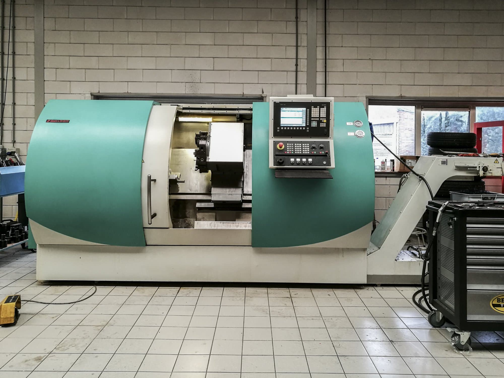 TRENS-maskinen framifrånSBL 500 CNC