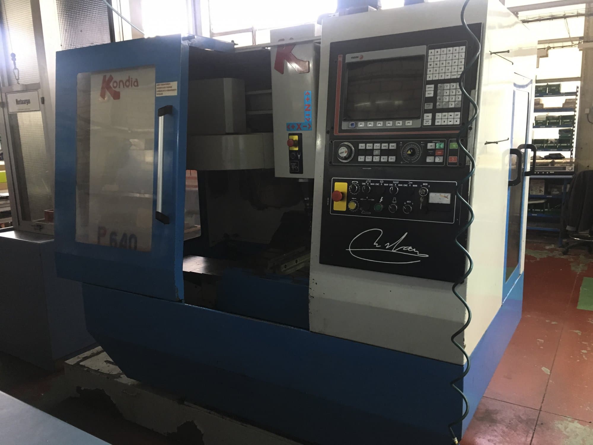 KONDIA-maskinen sedd från högerB-640