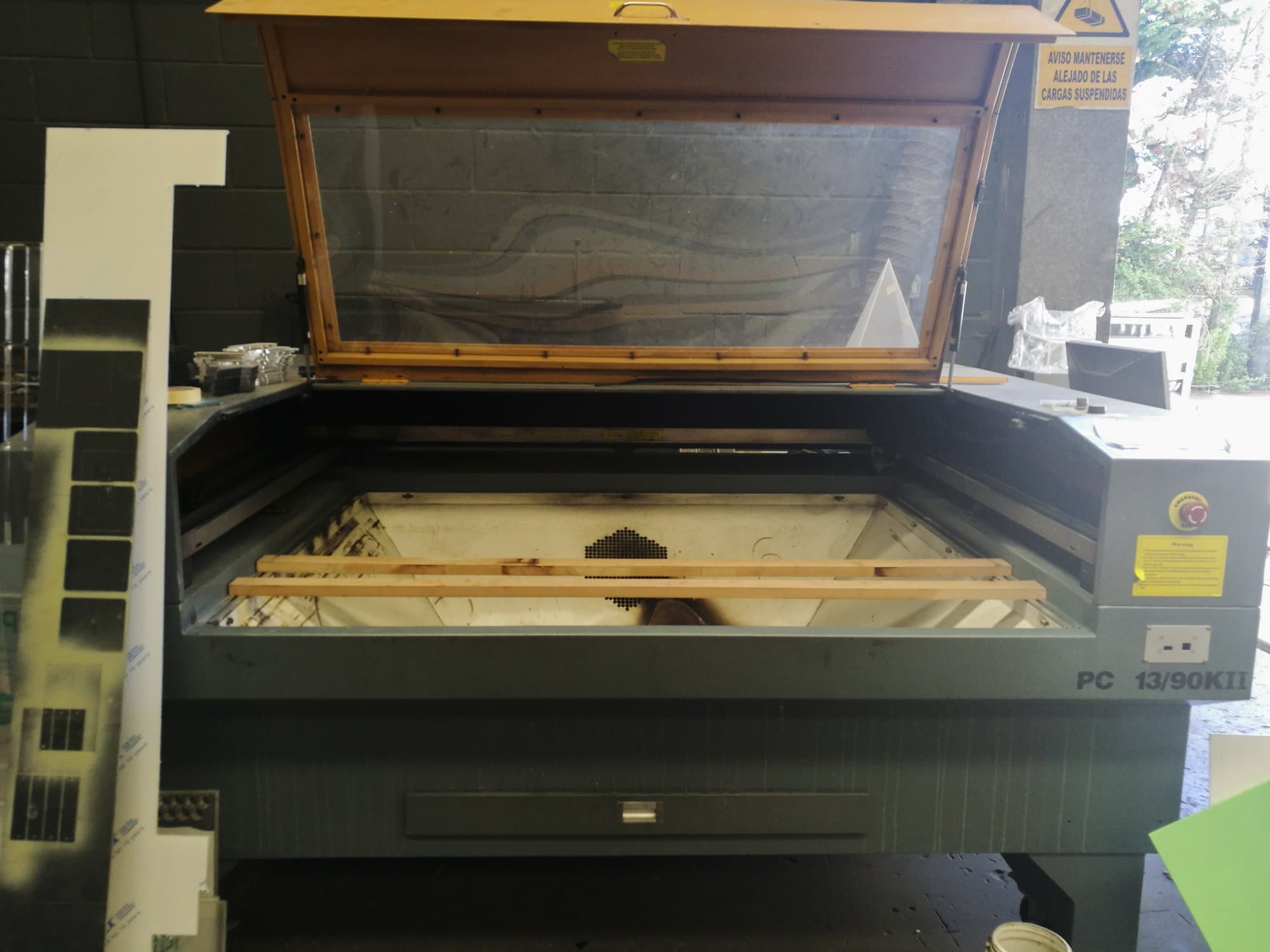 PC-maskinen framifrån13/90KII