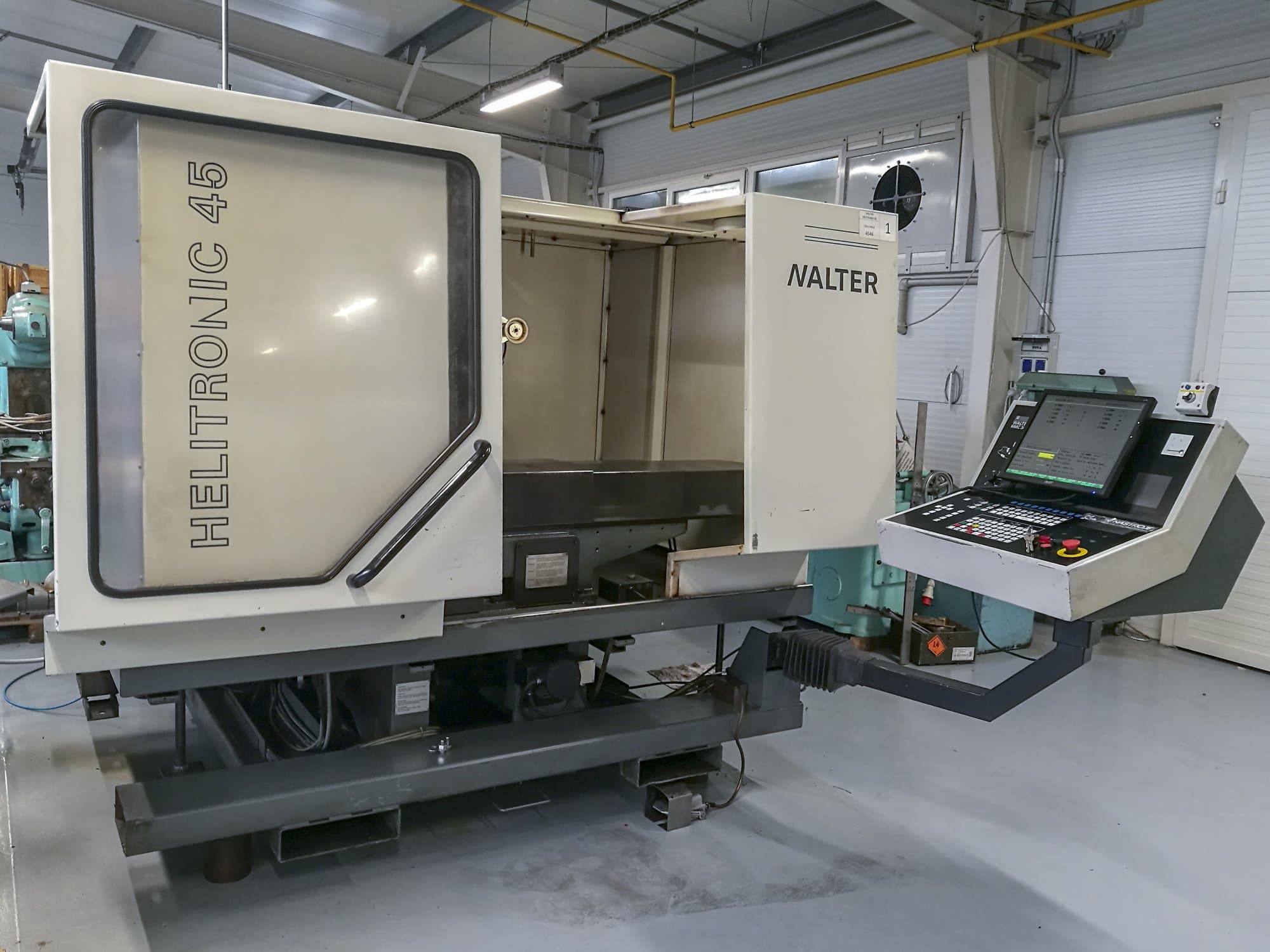 Walter AG-maskinen sedd från vänsterHelitronic 45