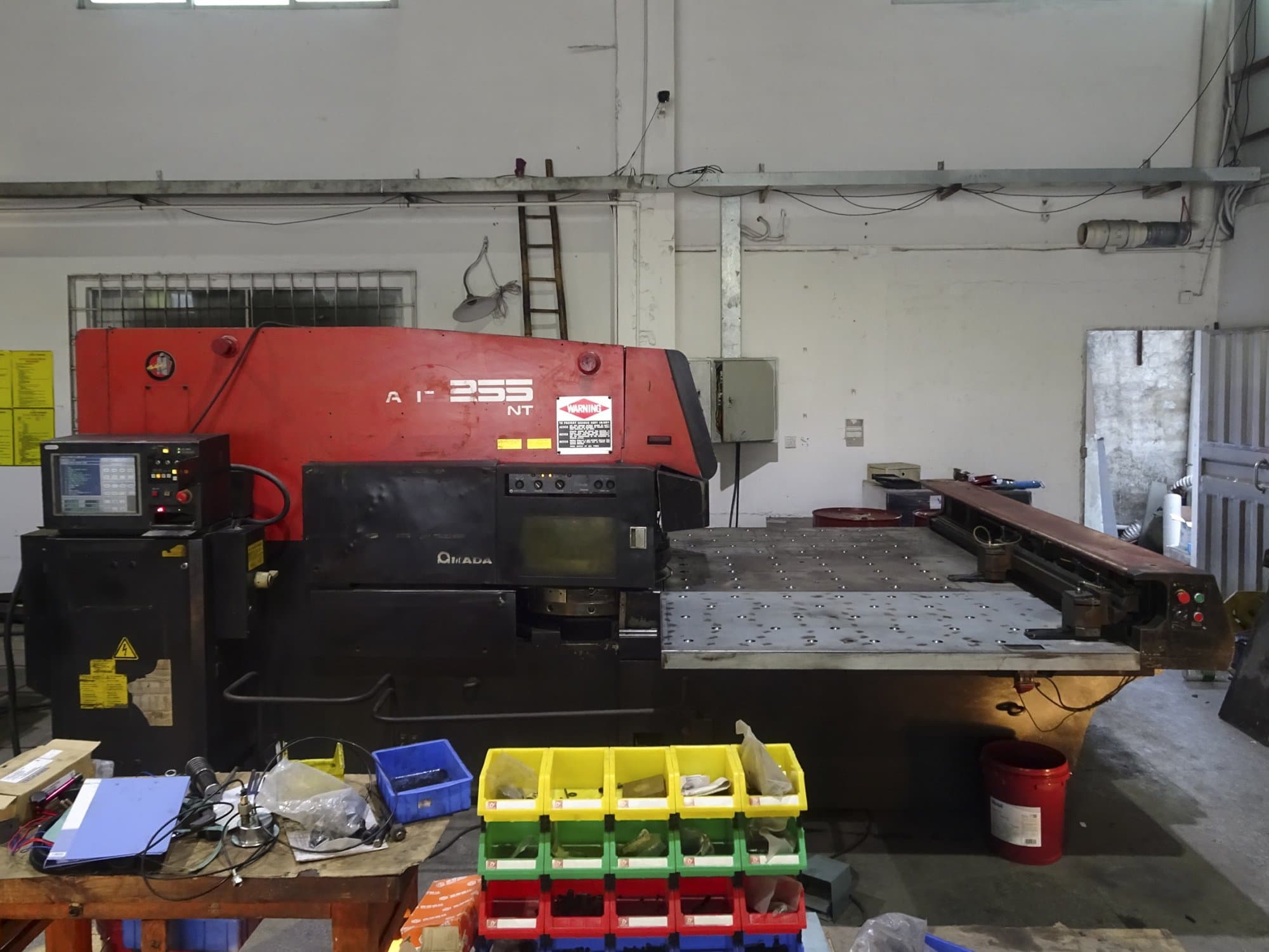 AMADA-maskinen framifrånARIES 255NT