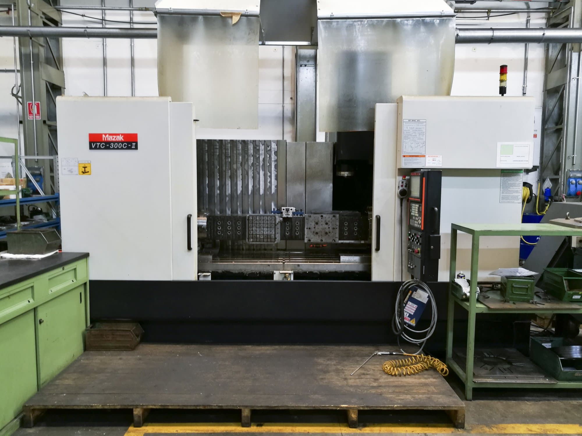 Mazak-maskinen framifrånVTC-300C