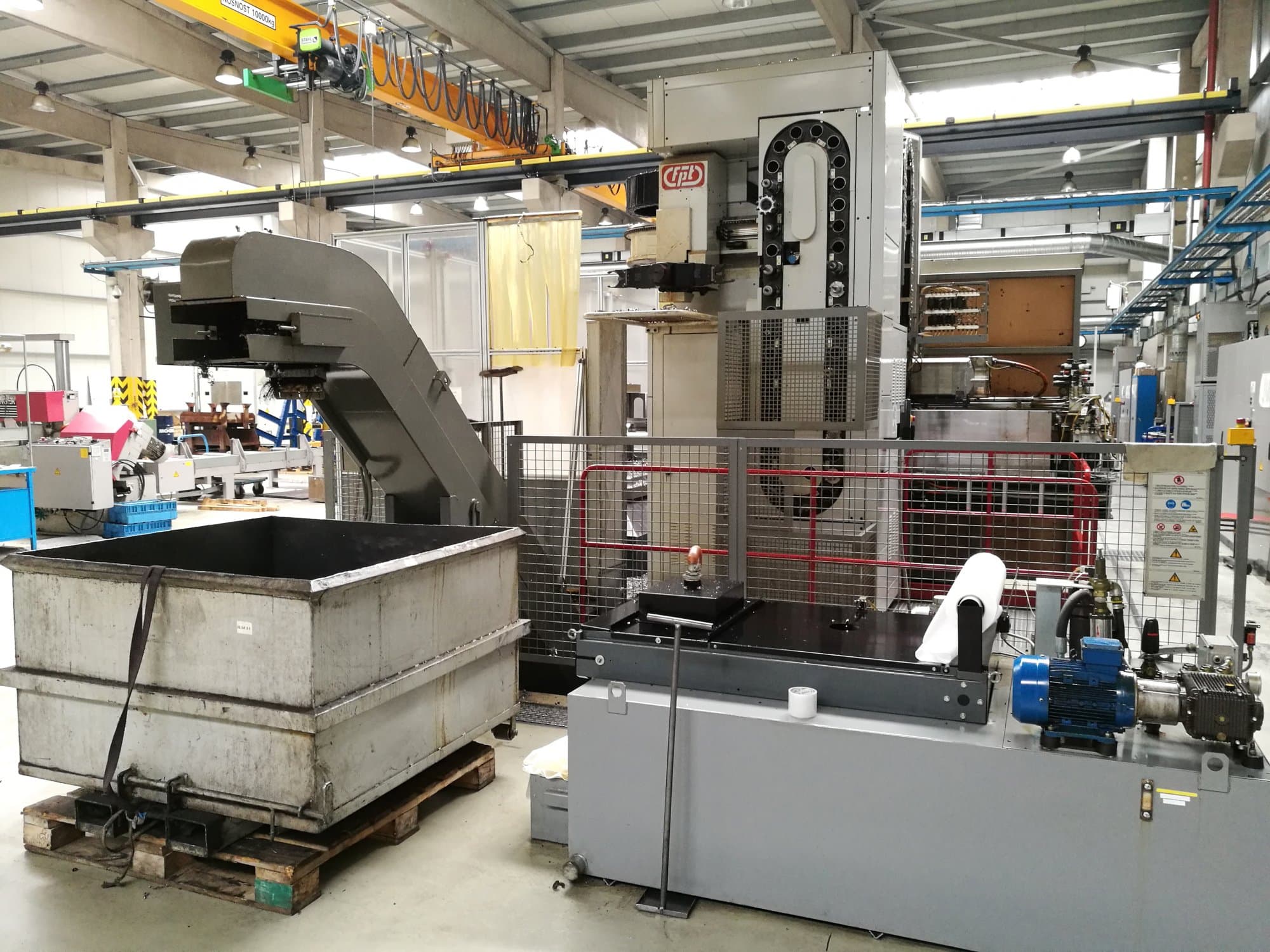 FPT-maskinen framifrånAREA M