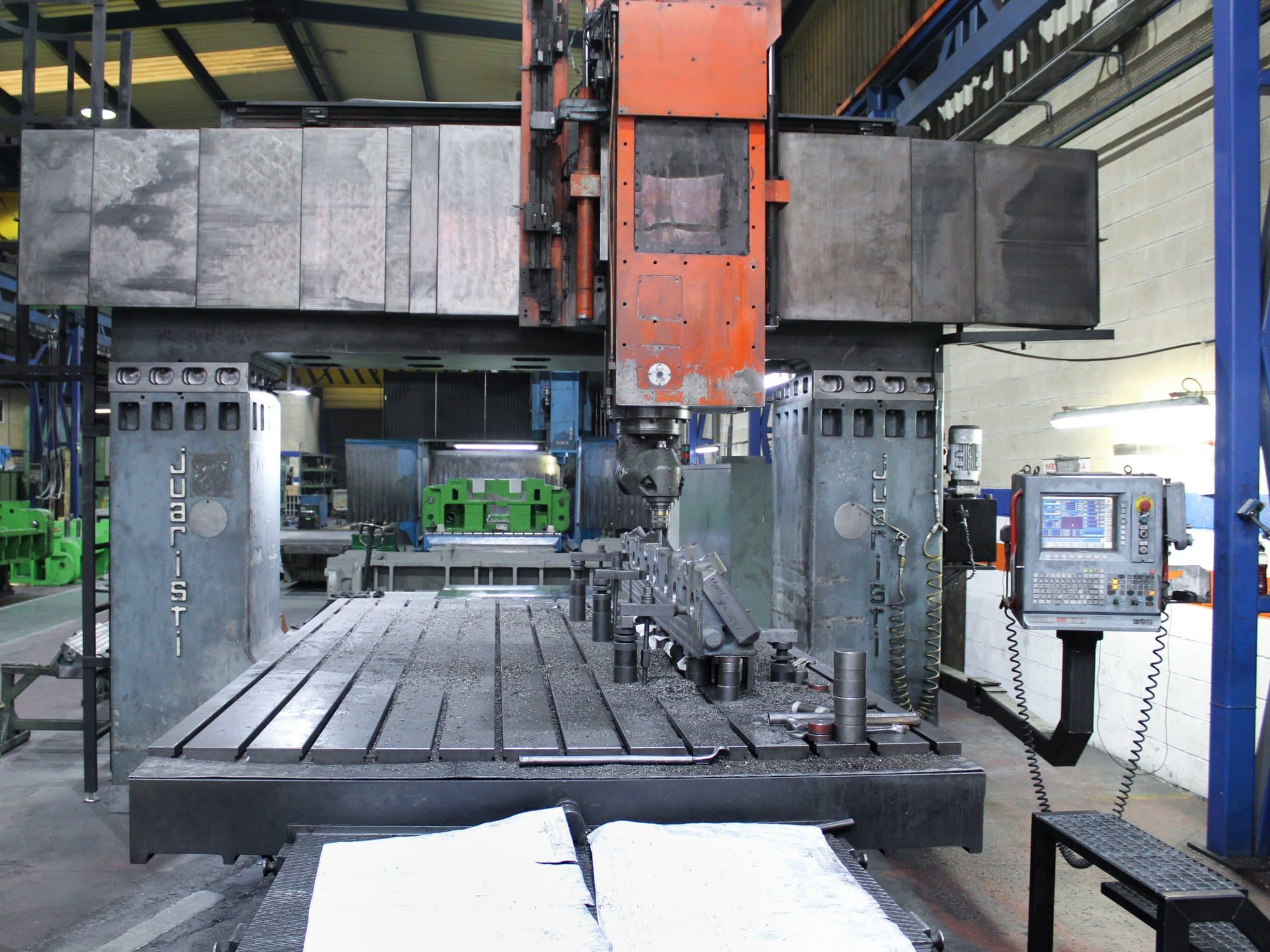 JUARISTI-maskinen framifrånFTF-1-CNC-COP