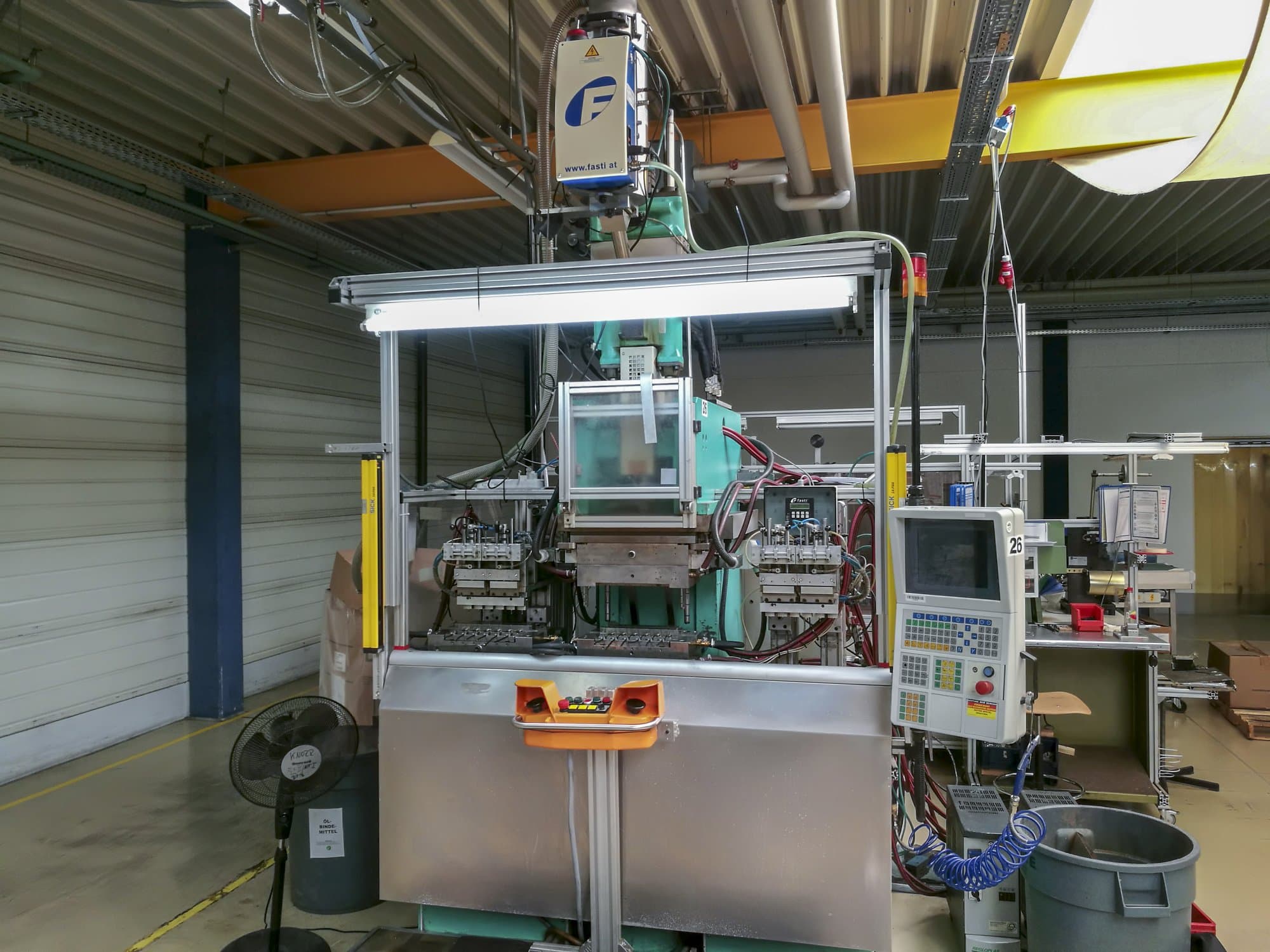 Arburg 270C 400-100-maskinen framifrån