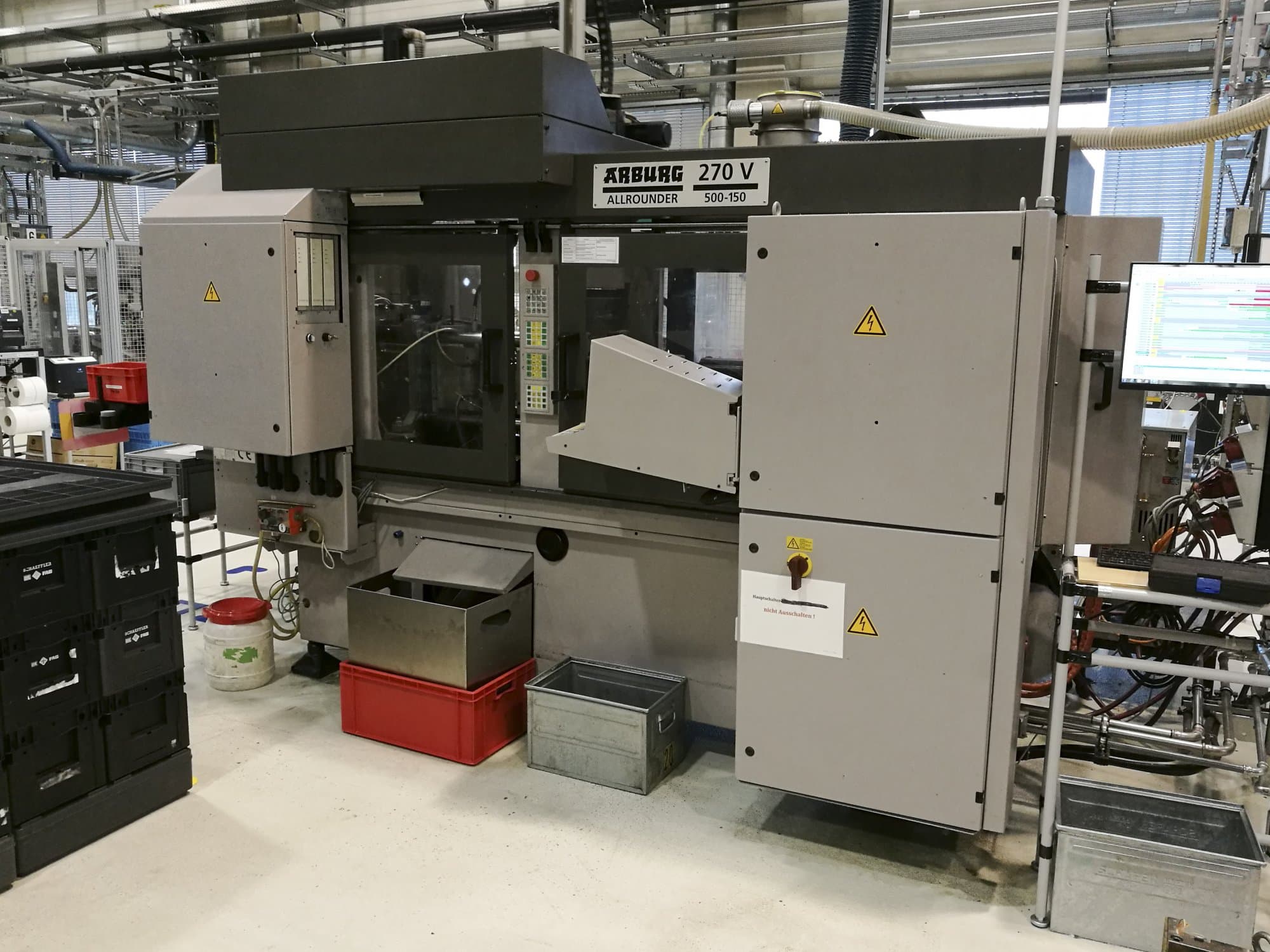Arburg-maskinen sedd från höger270V 500-150