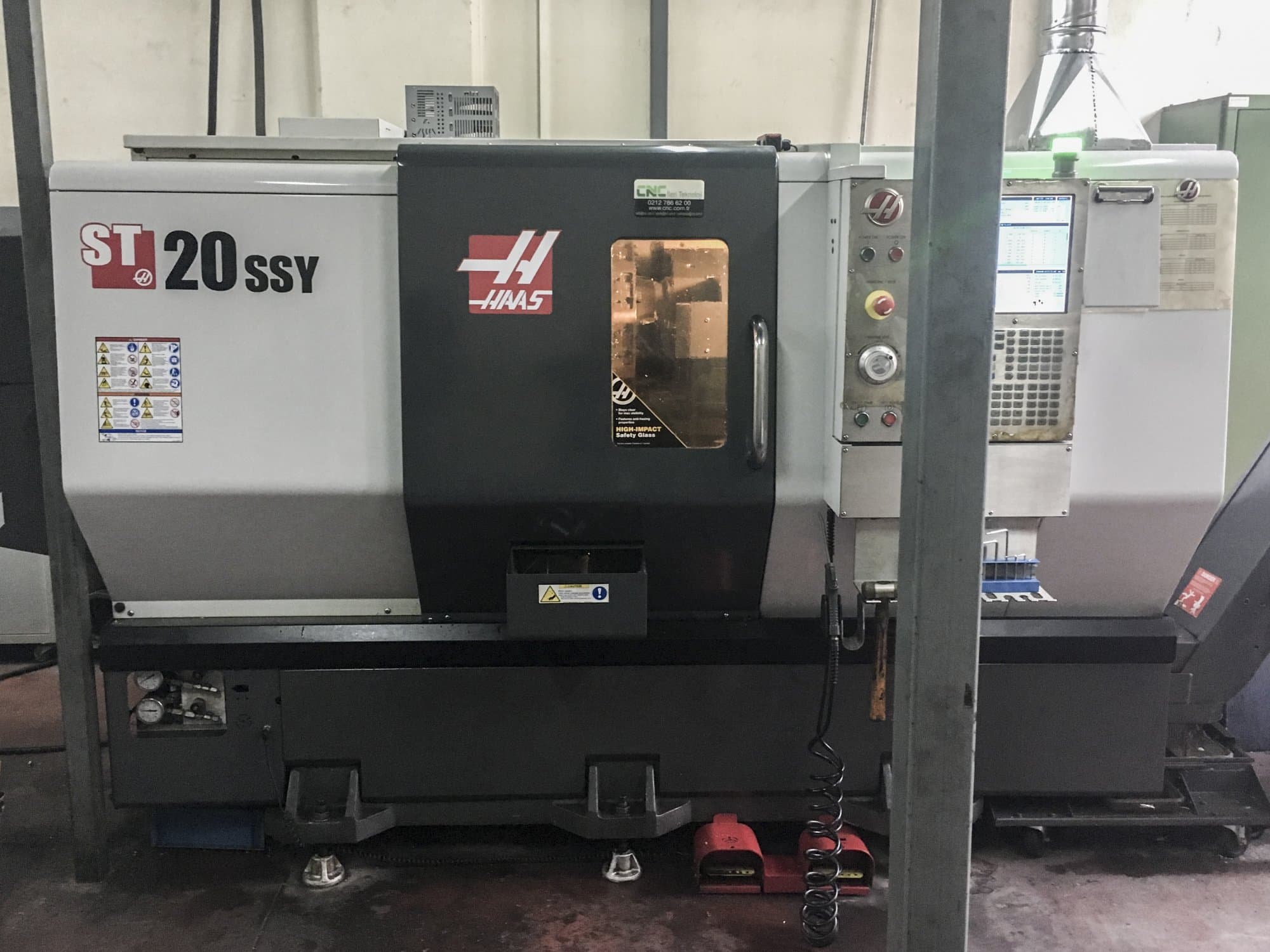 HAAS-maskinen framifrånST-20SSY