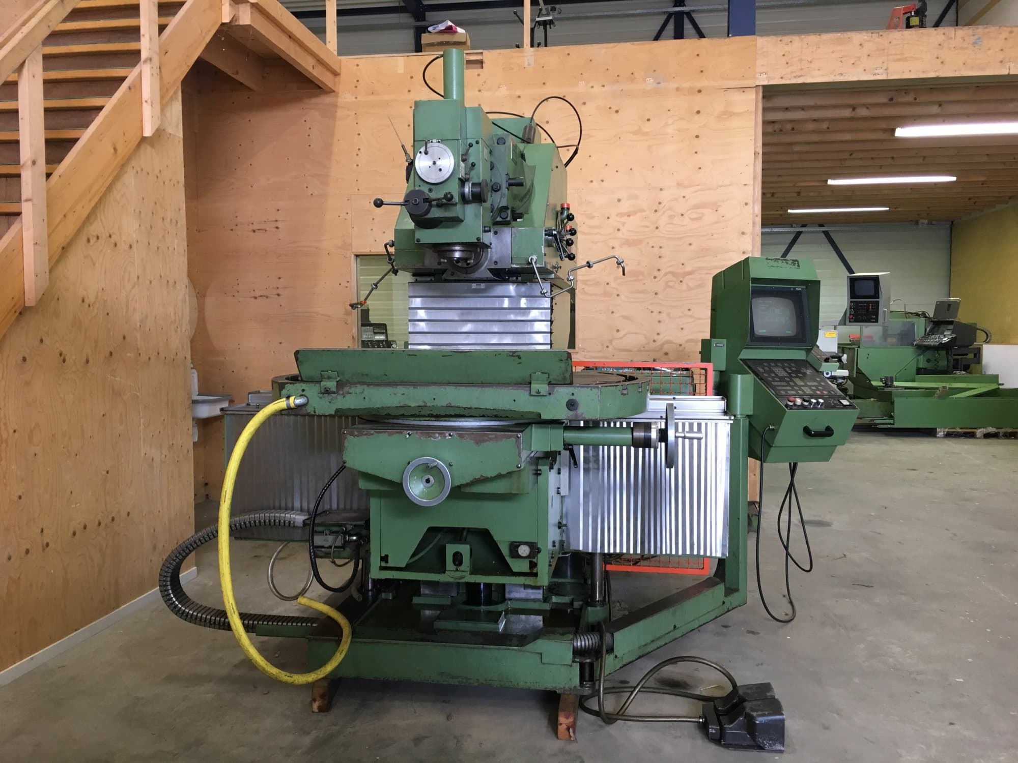 Maho-maskinen framifrånMH 1000 C