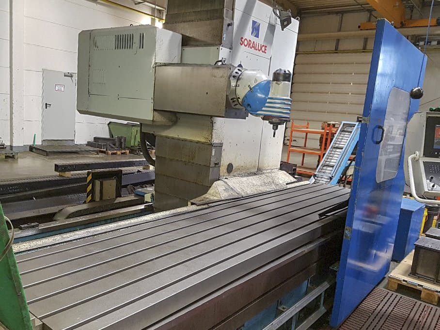 Soraluce-maskinen sedd från vänsterSL-4000