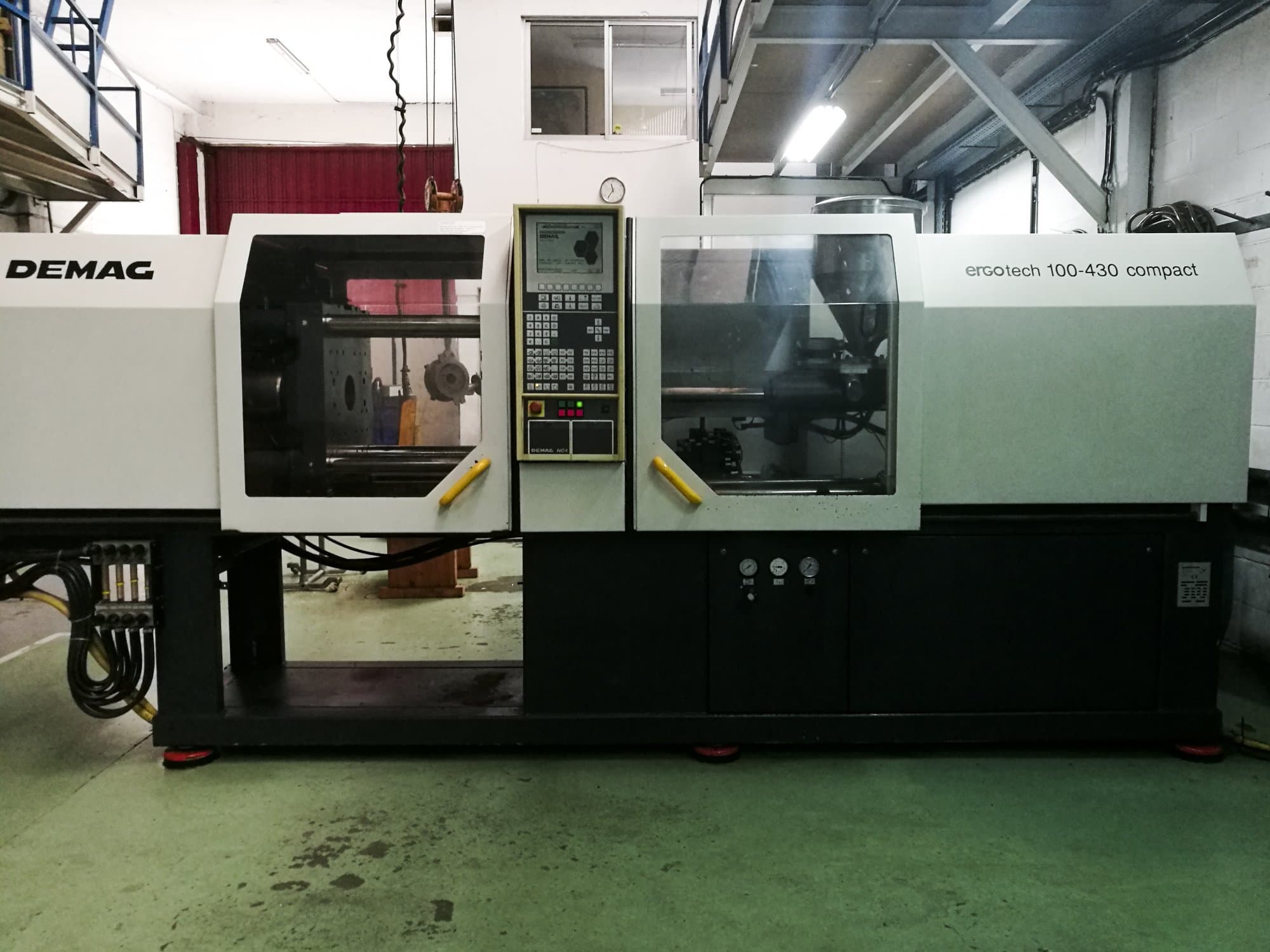 DEMAG-maskinen framifrånERGOtech 100-430 compact