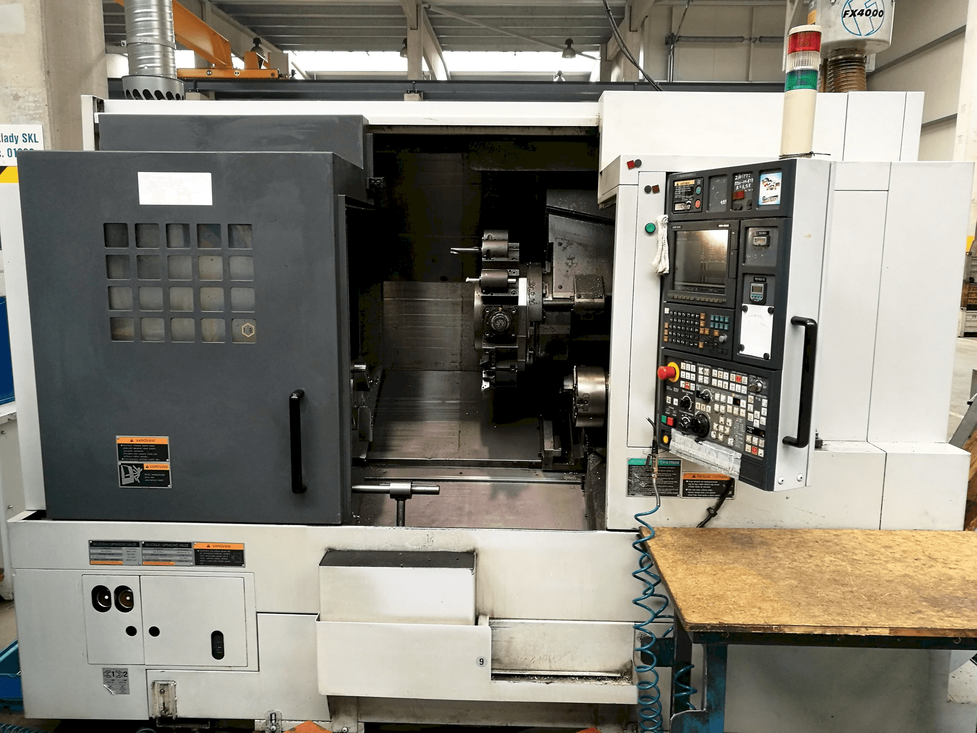 MORI SEIKI NL 2500 SY/700-maskinen framifrån