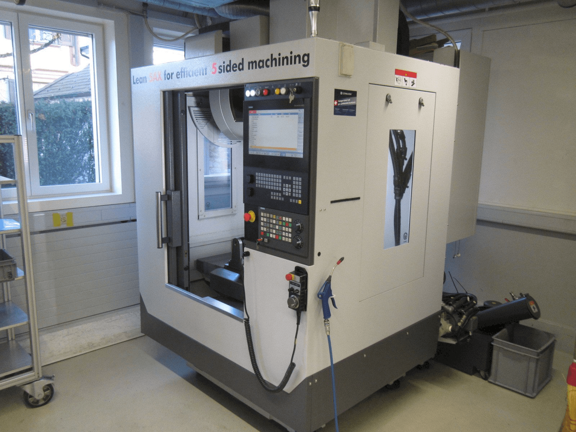 HARDINGE V480-maskinen framifrån