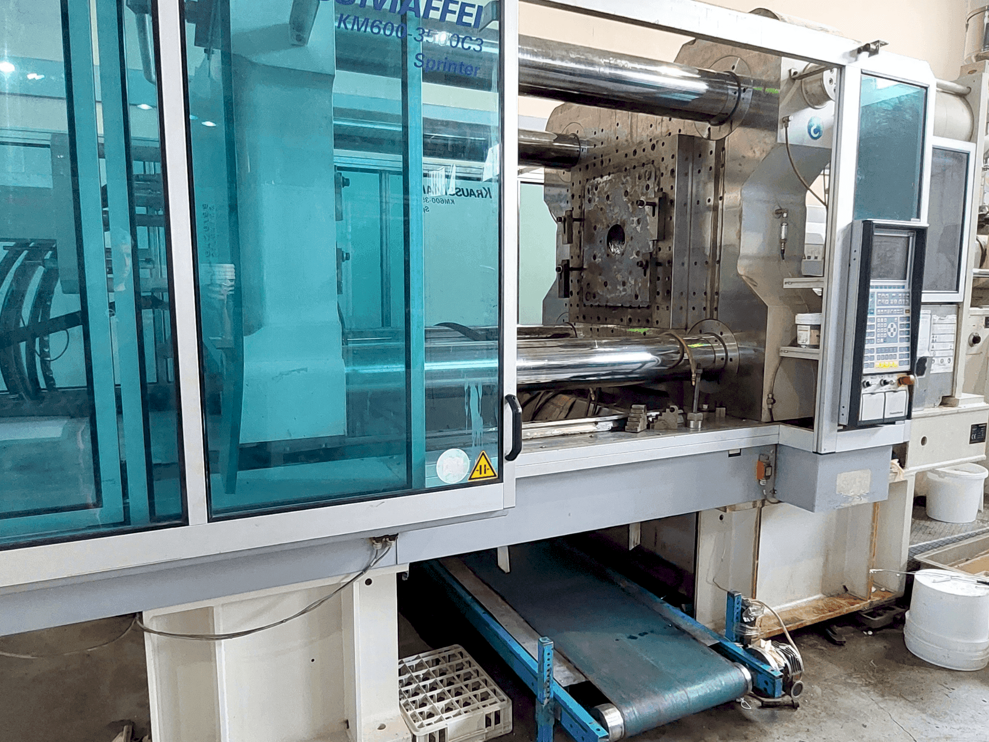 Krauss Maffei 600 - 3500 C3-maskinen framifrån