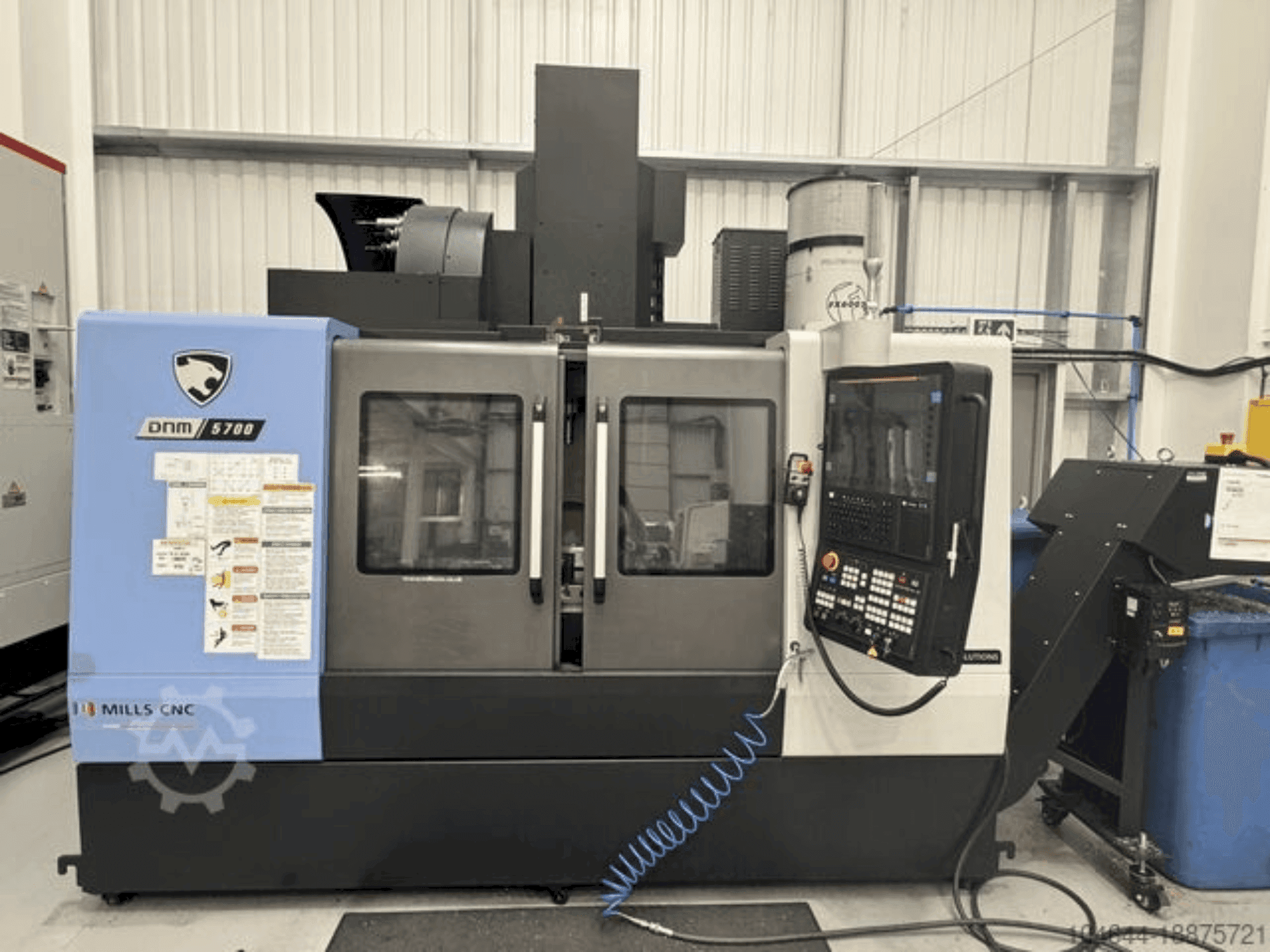 DOOSAN DNM 5700-maskinen framifrån