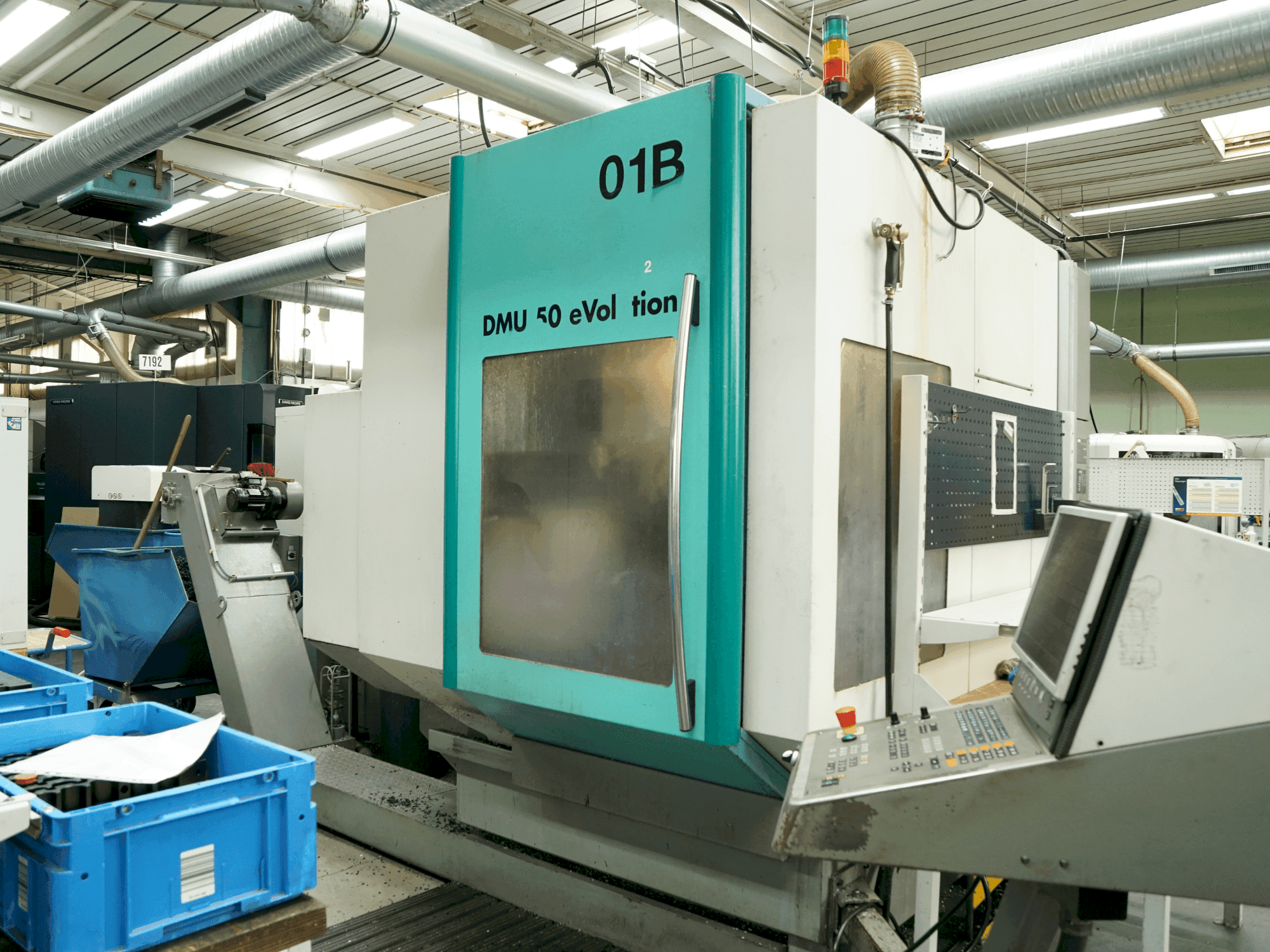 DECKEL MAHO DMU 50 Evolution (2000)-maskinen framifrån