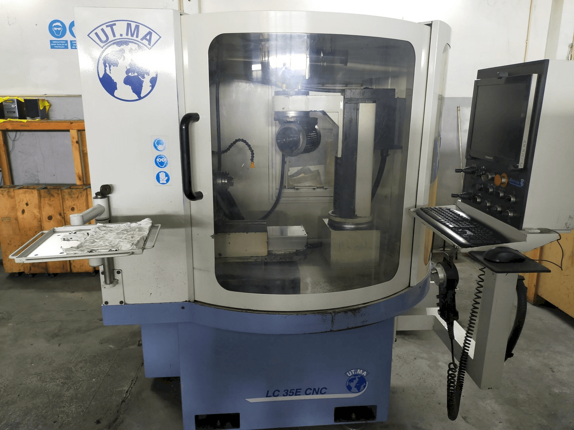 UT.MA LC 35E-maskinen framifrån