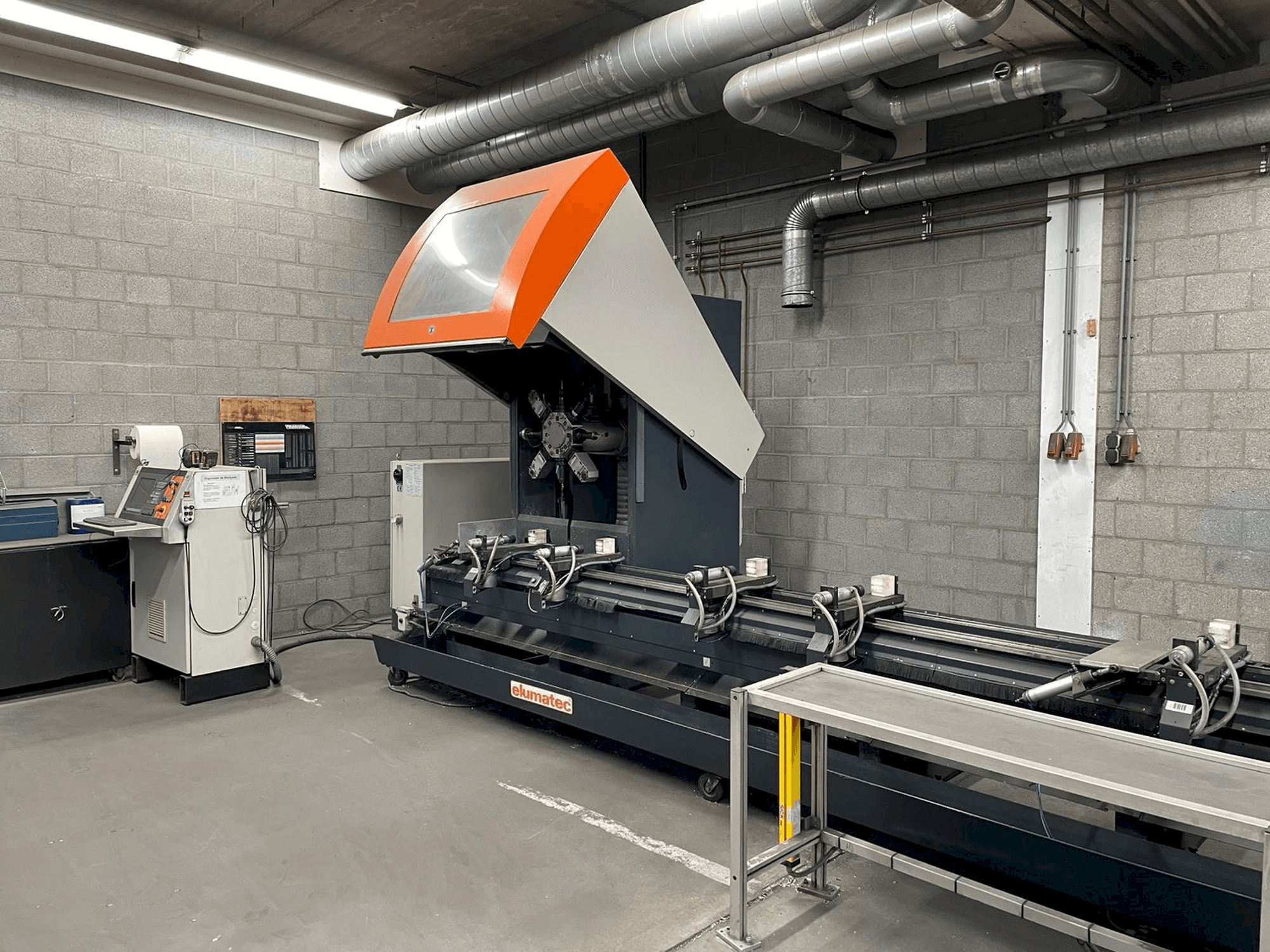 Elumatec RBF 8-maskinen framifrån