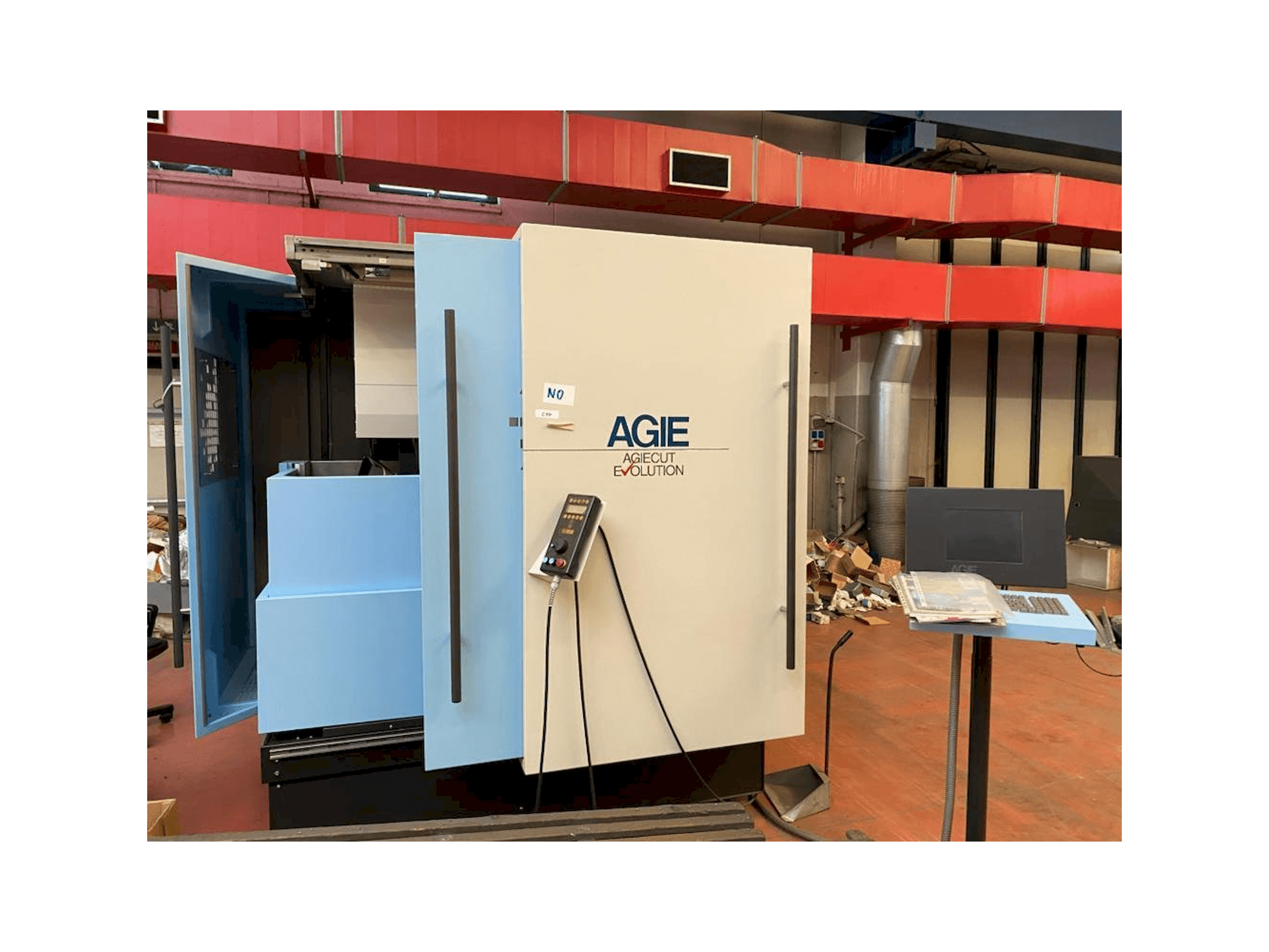 AGIE AGIEMATIC + AGIEPULS 60 HSF-maskinen framifrån