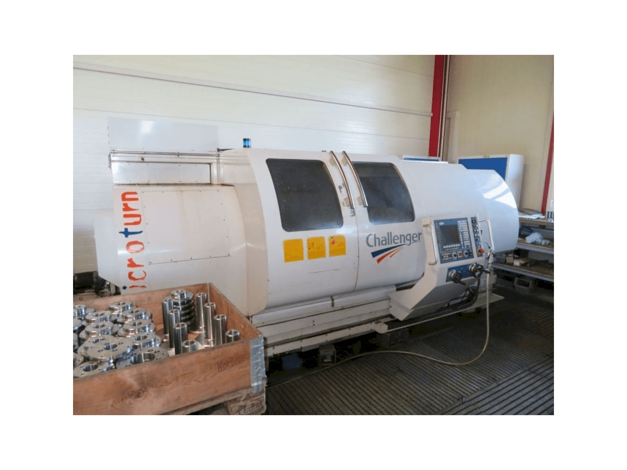 Challenger Microturn BNC 2680-maskinen framifrån