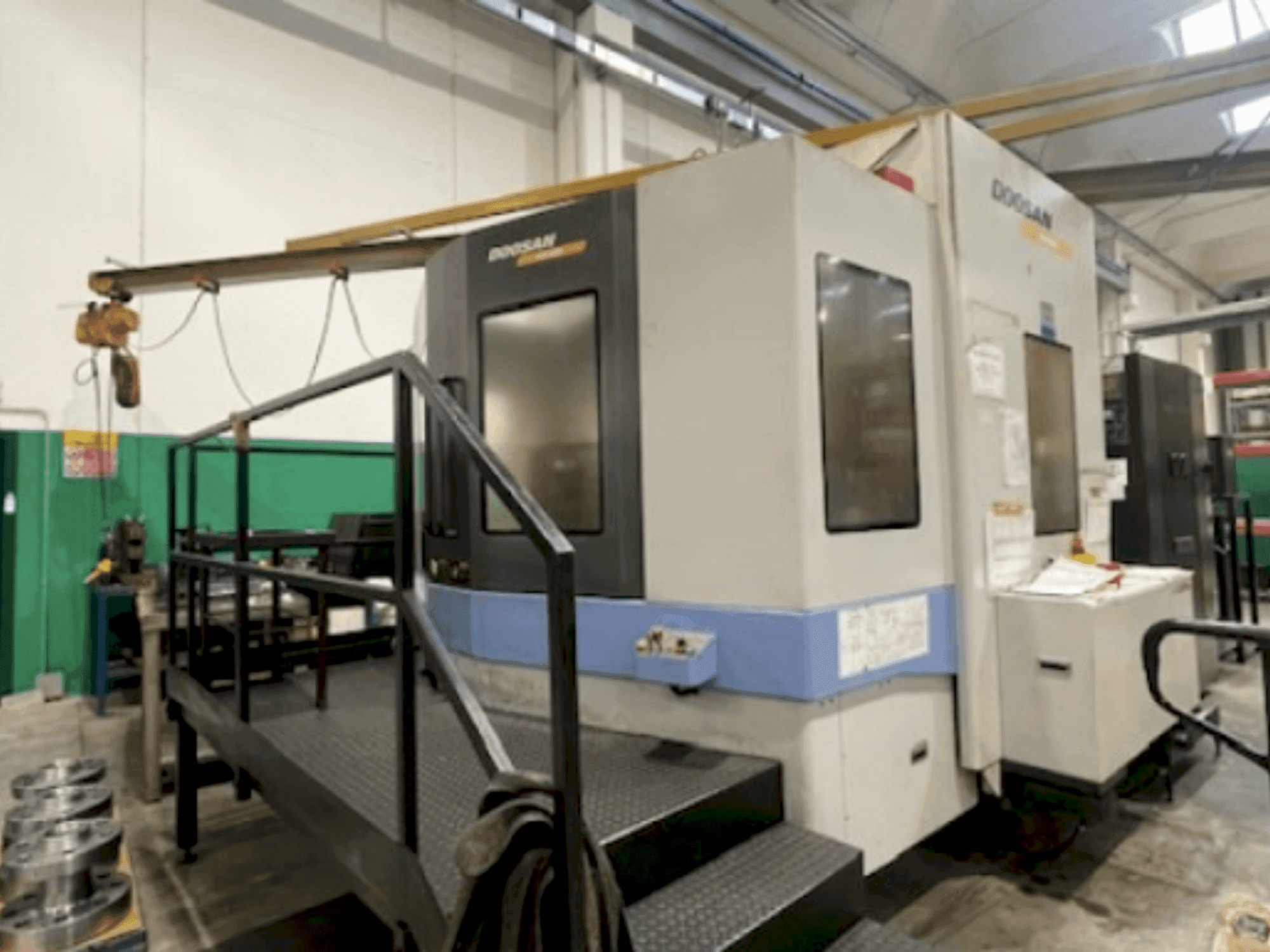 DOOSAN HM 800 (2008)-maskinen framifrån