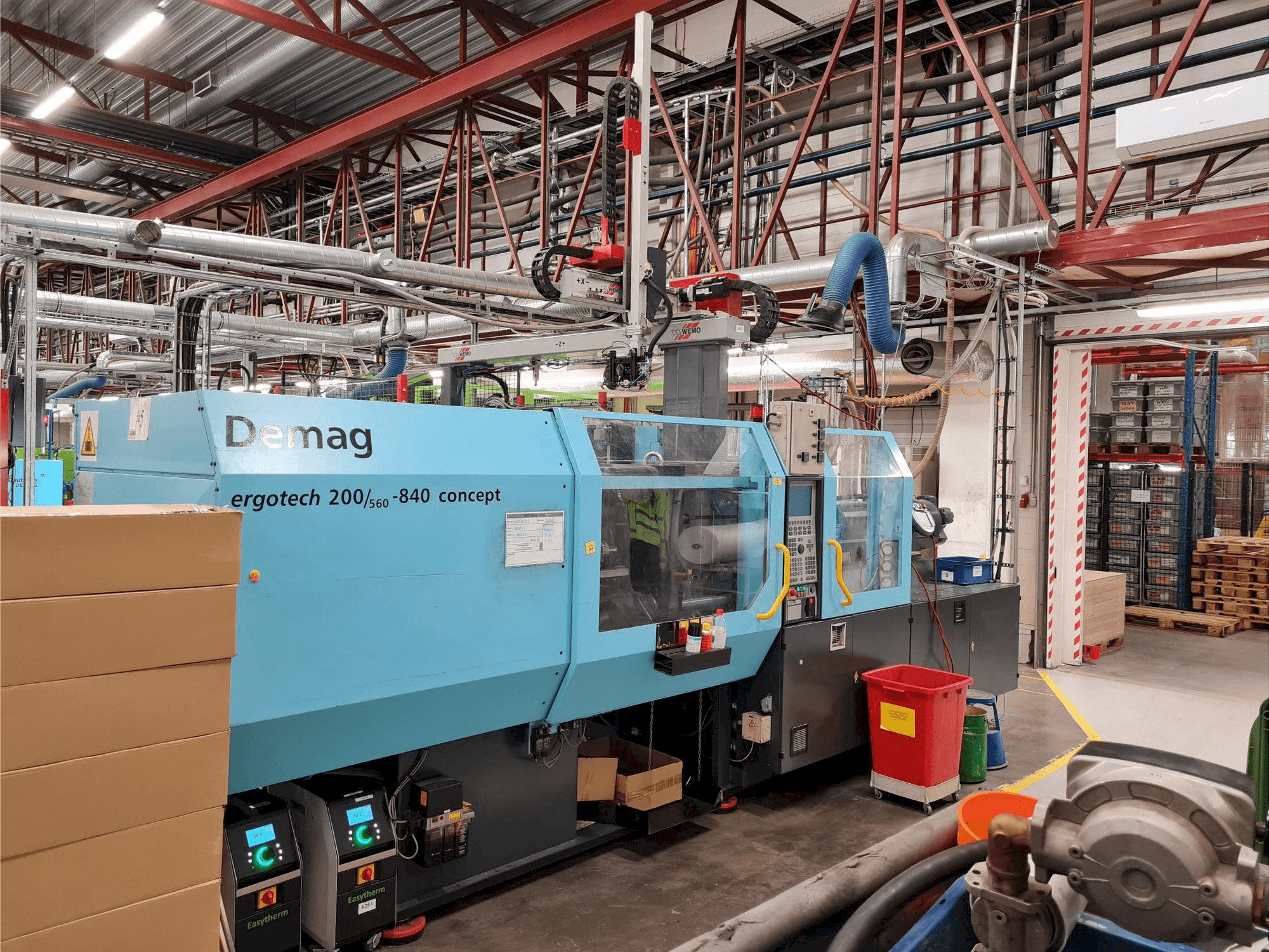 DEMAG Ergotech 200/560-840 concept-maskinen framifrån