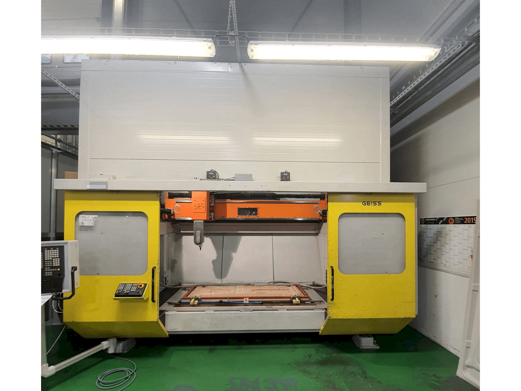 GEISS FZ 2000x1000 ECO-maskinen framifrån