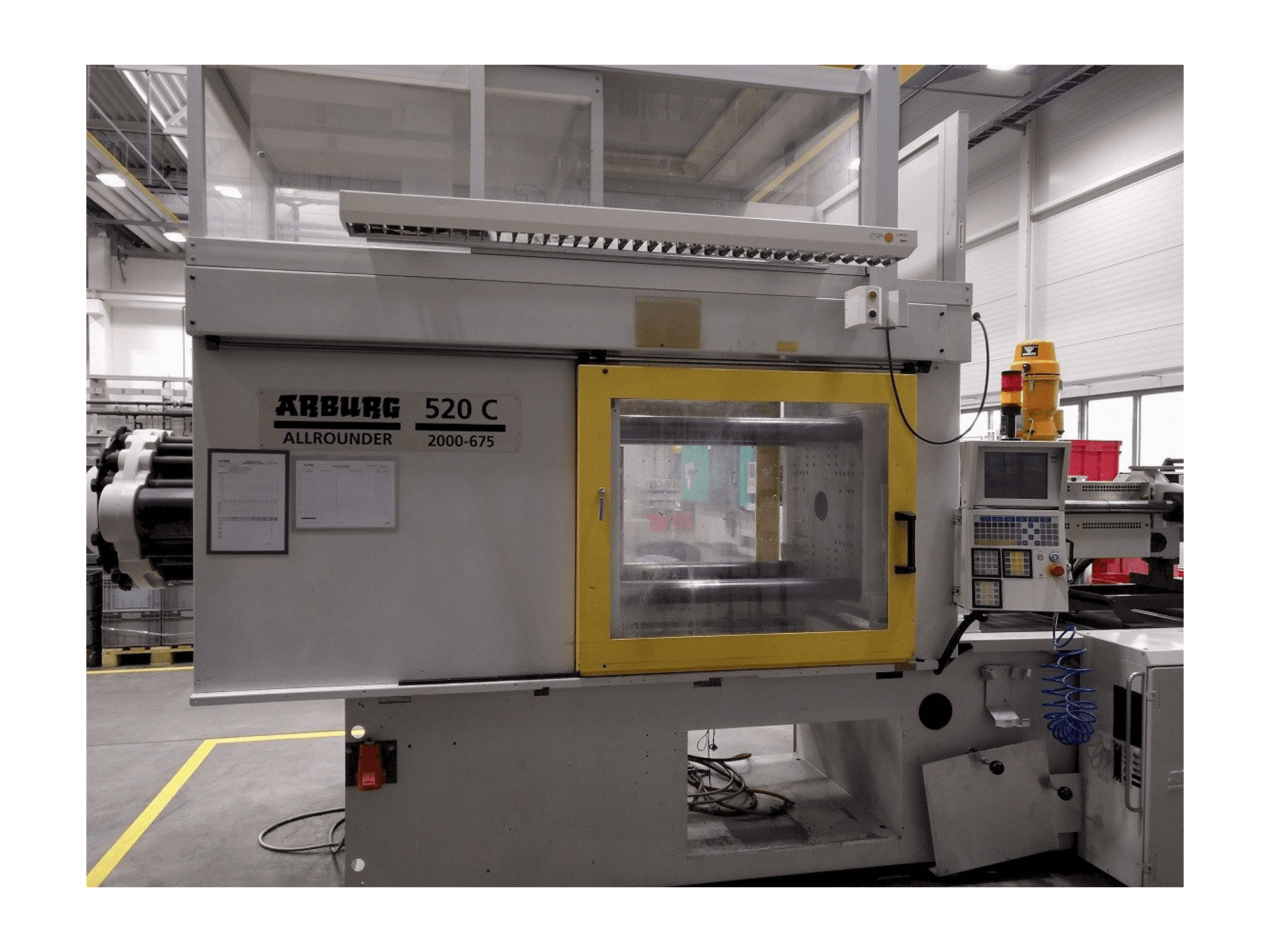 Arburg 520 C 2000–675-maskinen framifrån