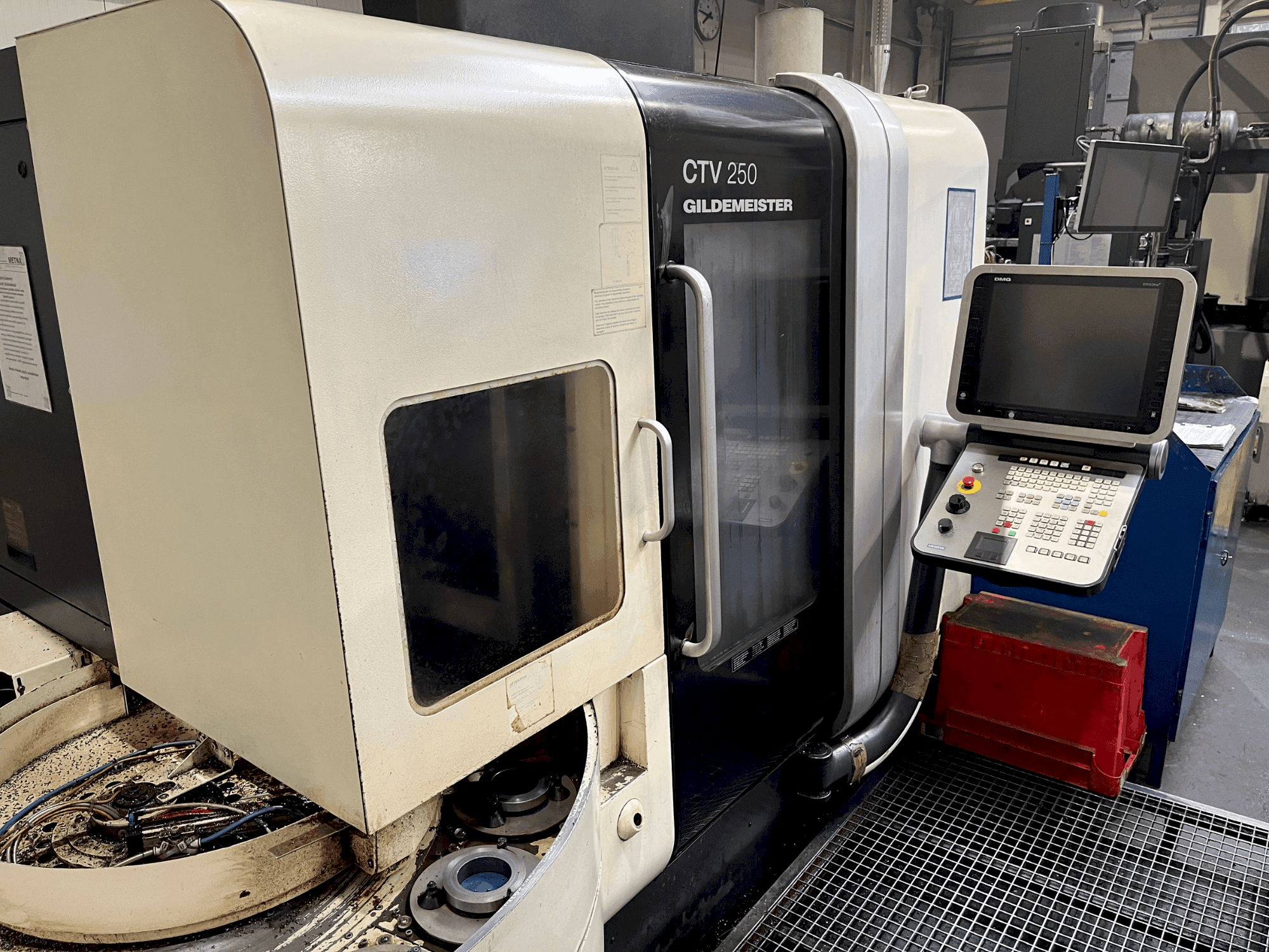 DMG GILDEMEISTER CTV 250-maskinen framifrån