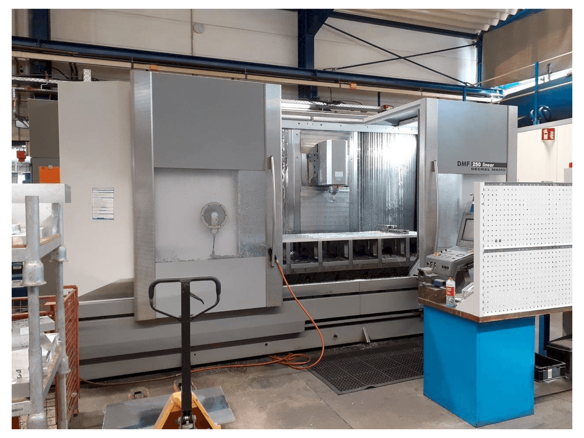 DMG MORI DMF 250-maskinen framifrån