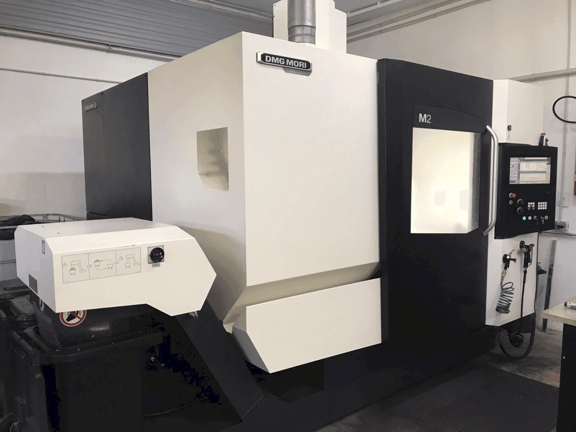 DMG MORI M2-maskinen framifrån