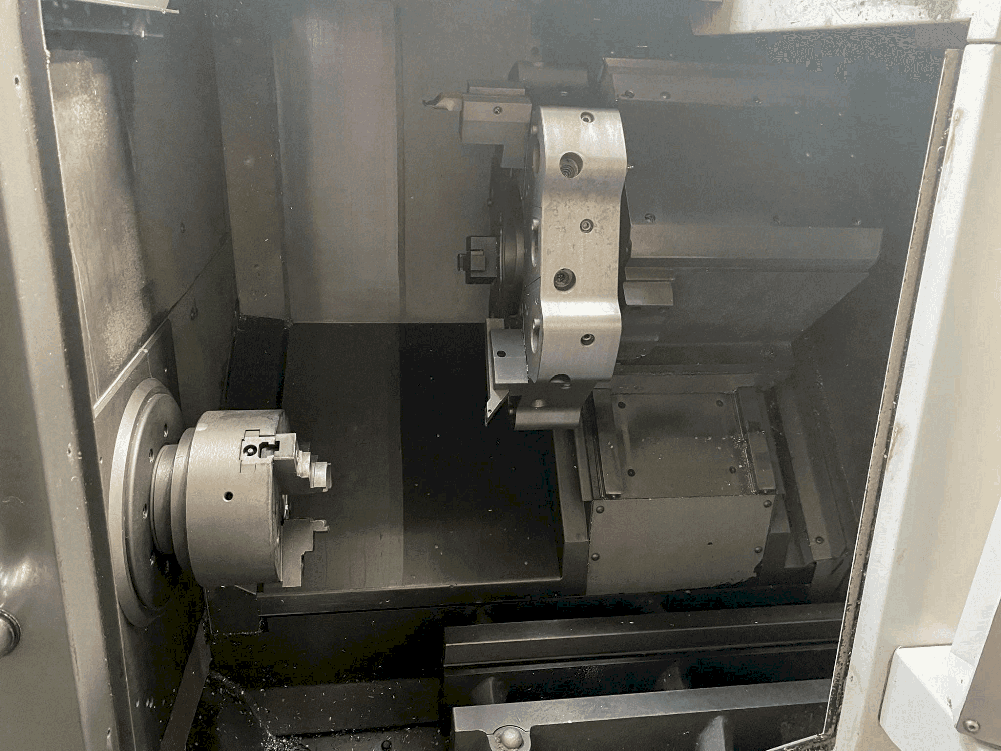 HAAS ST-10-maskinen framifrån