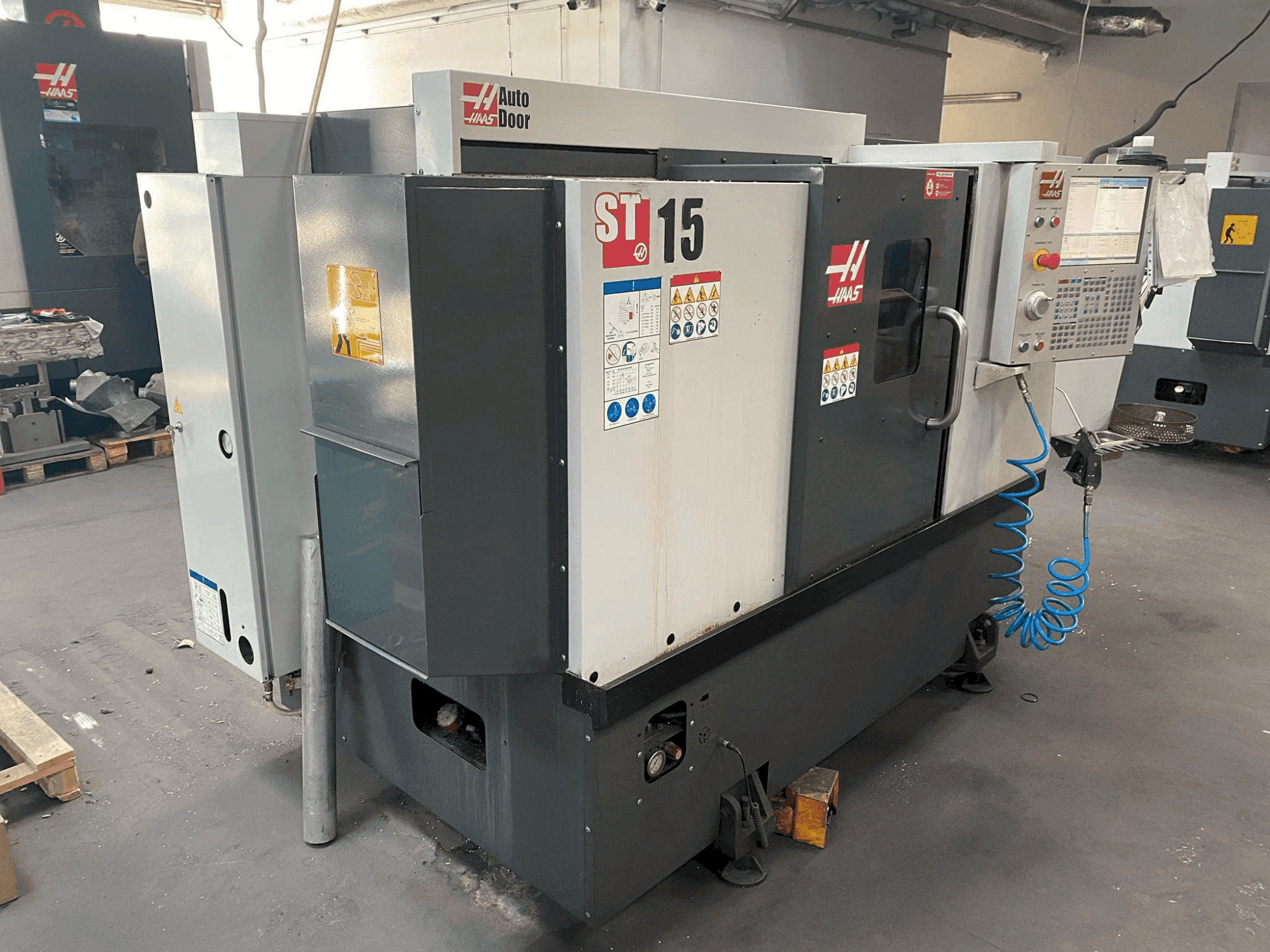 HAAS ST-15-maskinen framifrån