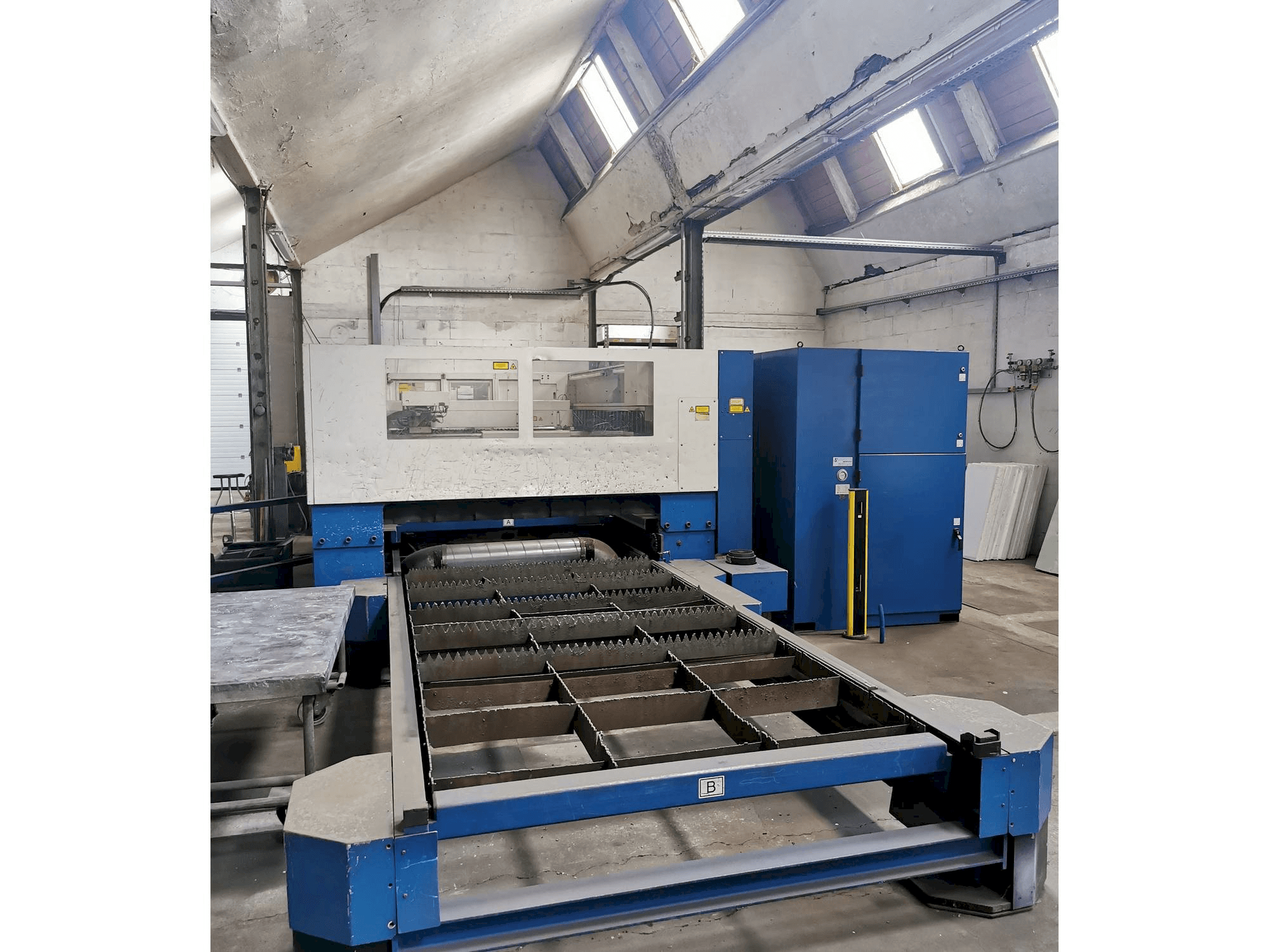 Trumpf Trumatic L3030-maskinen framifrån