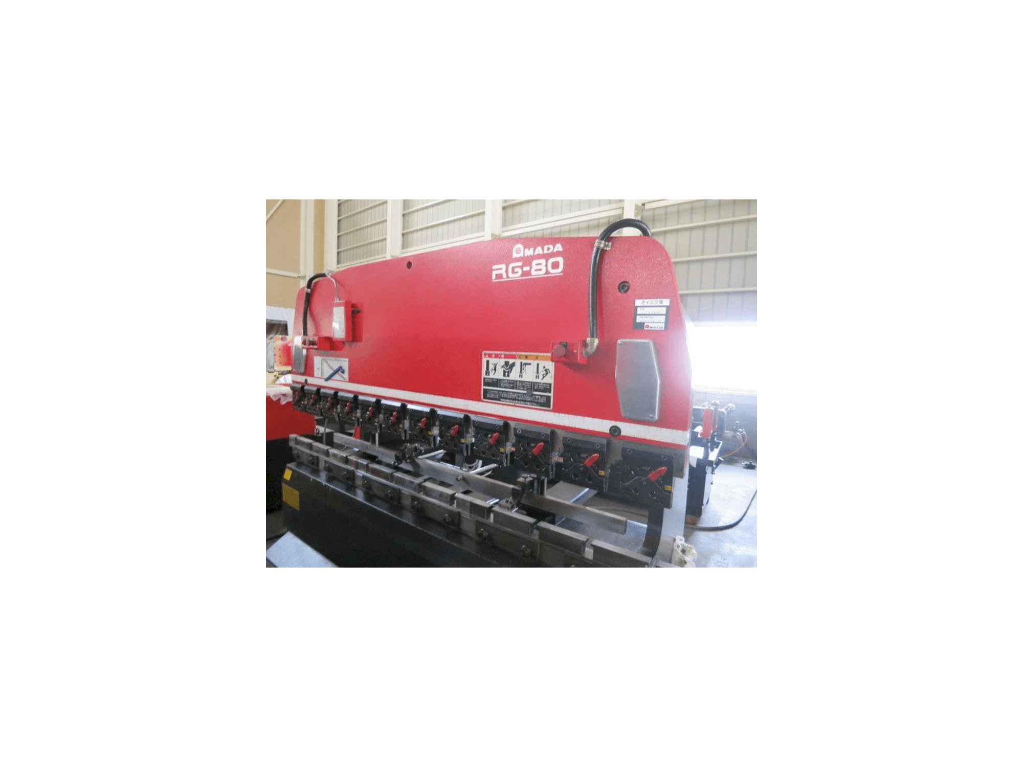 AMADA RG-80 ABG-maskinen framifrån