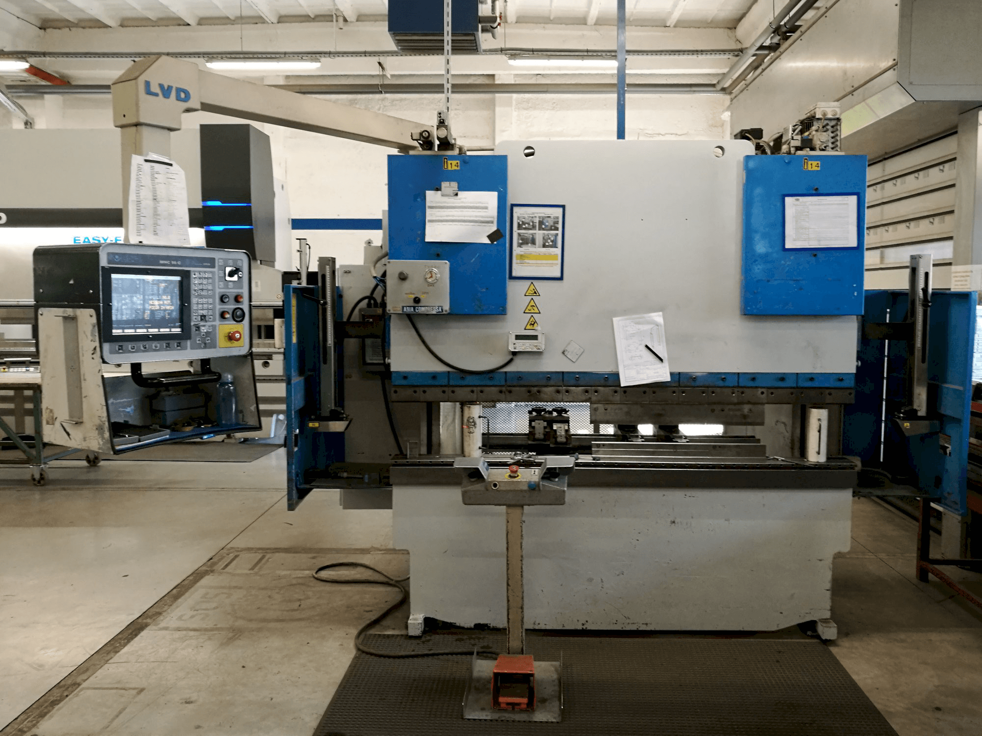 LVD-maskinen framifrånPPEB 50/20 MNC 95