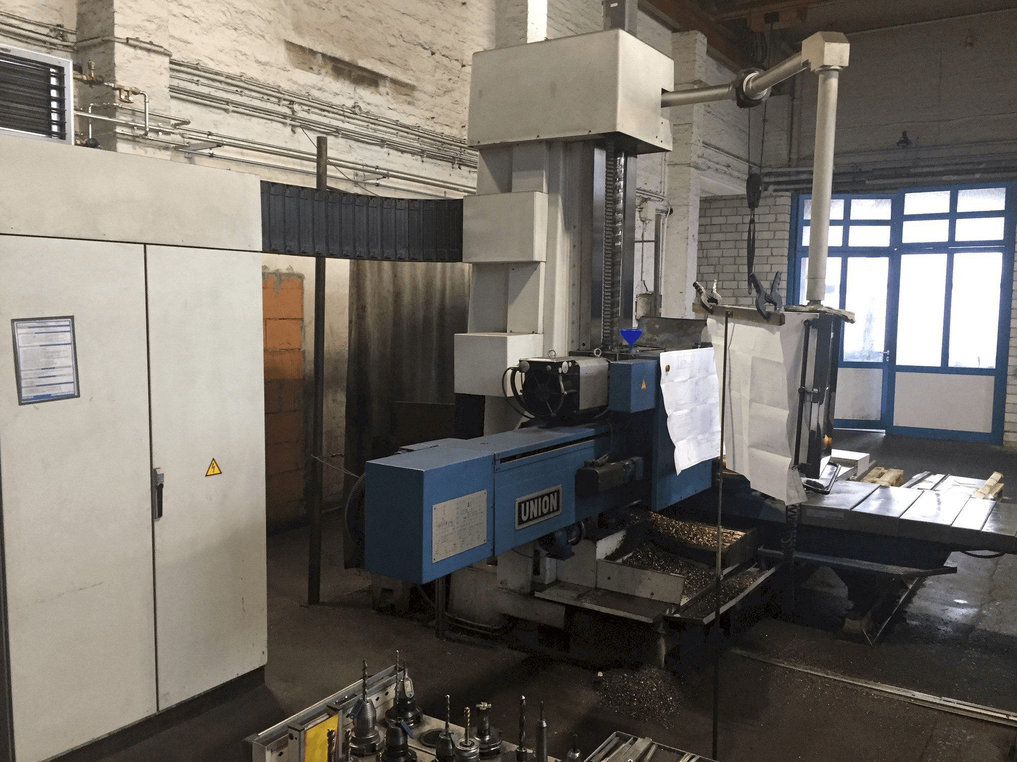 Union BFT 102-maskinen sedd från vänster sida