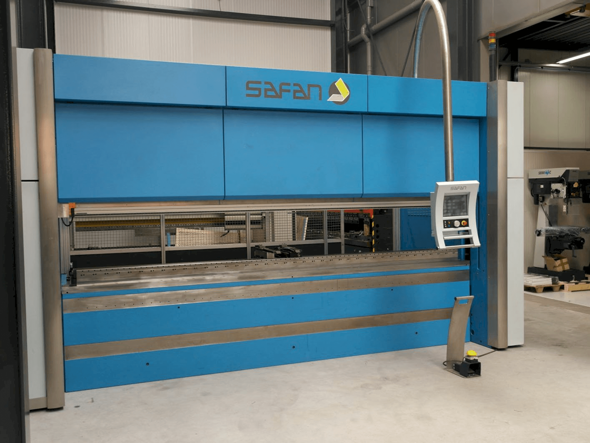 Safan-maskinen framifrånE-Brake 200-4100 TS 1