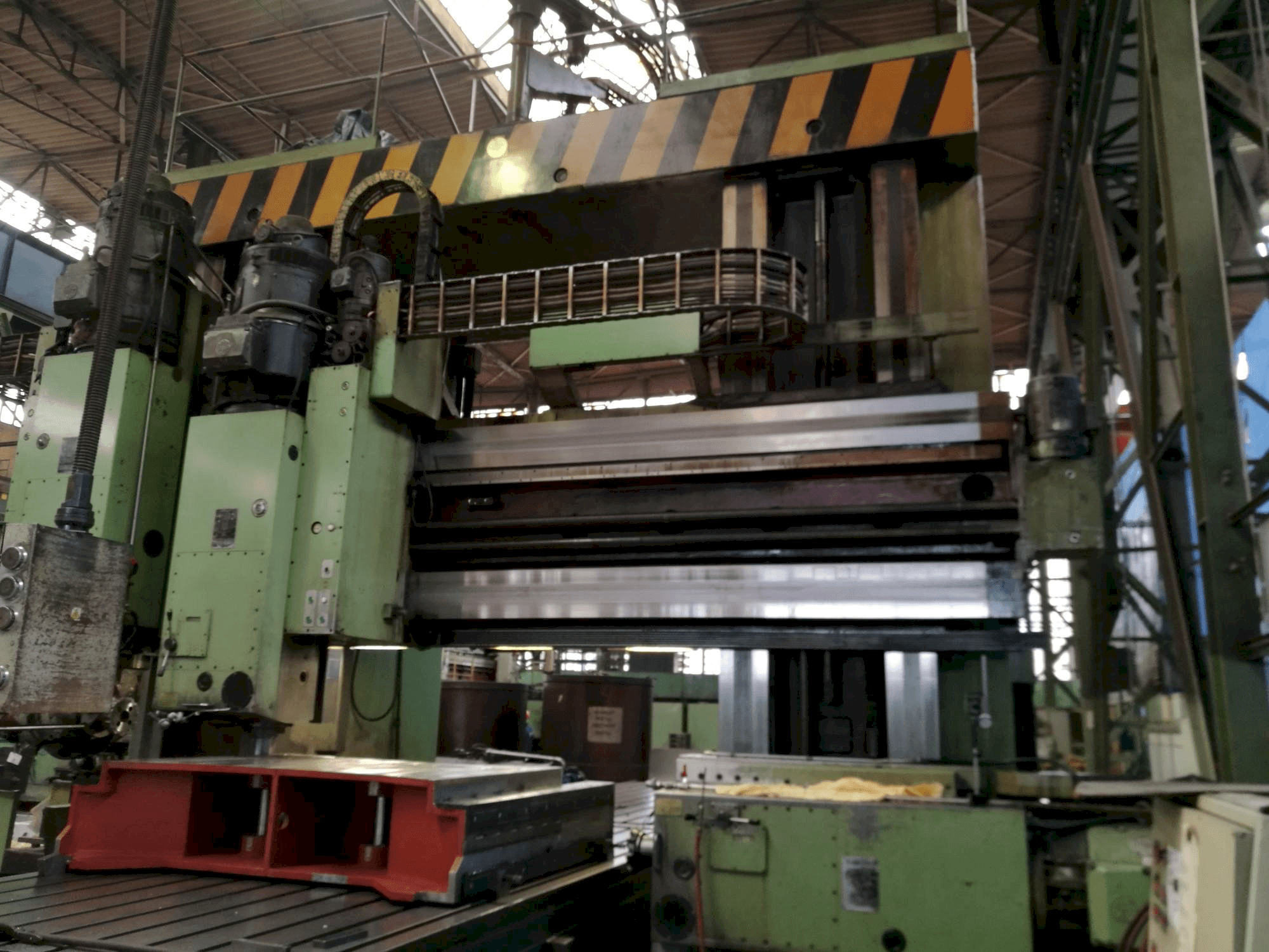 TOS FRV-D 20 x 40-maskinen framifrån