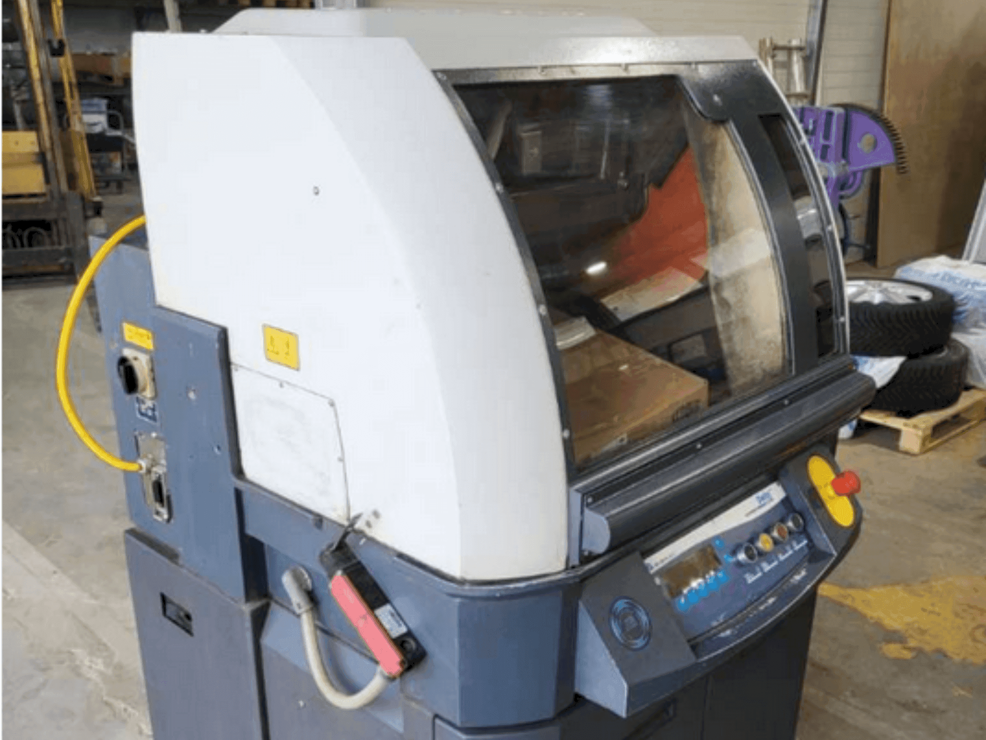 Buehler Large Delta Automatic Chop Cutter 10-1317-400-maskinen framifrån