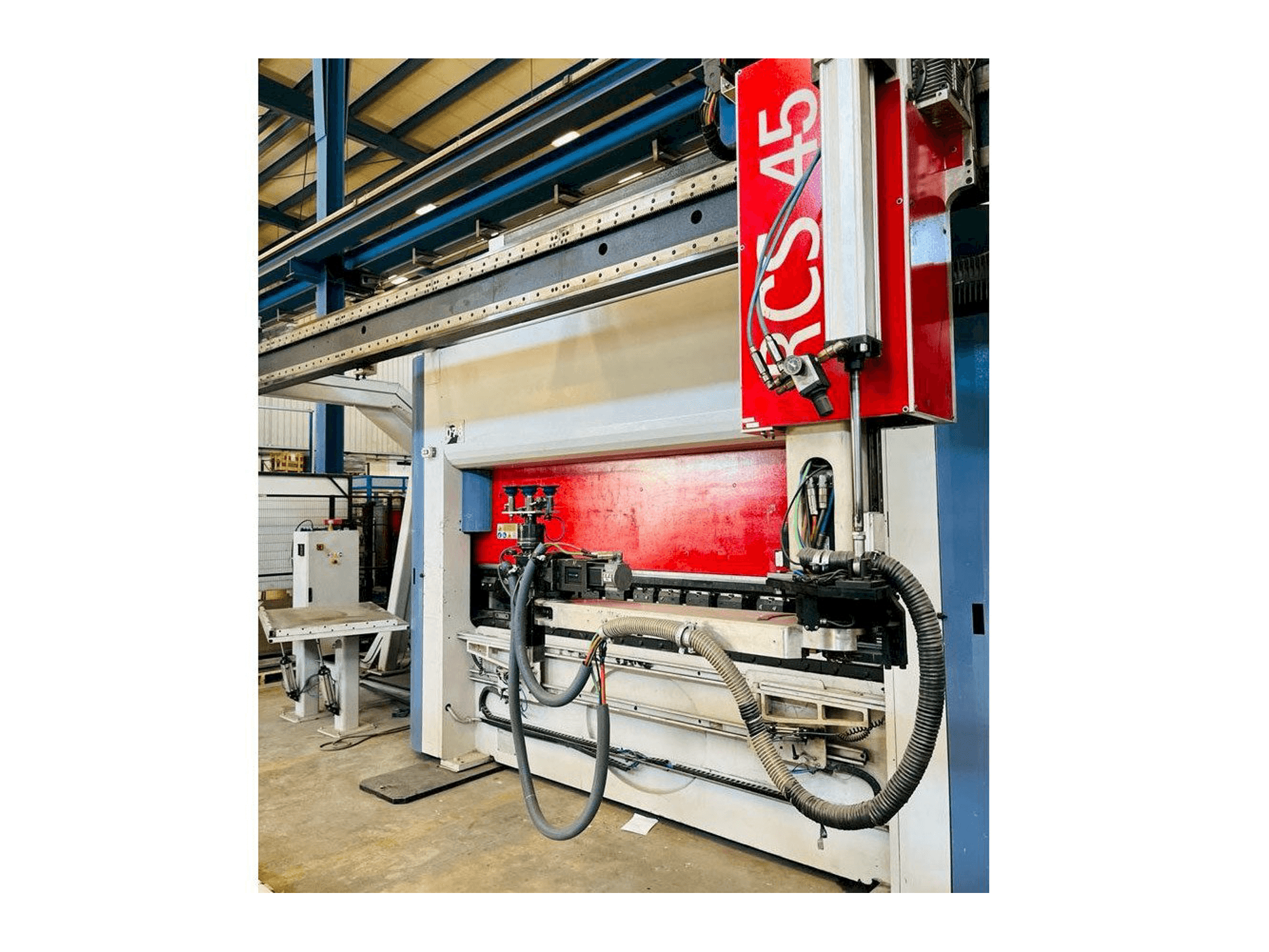 AMADA Flexa 100-30 Schiavi-maskinen framifrån