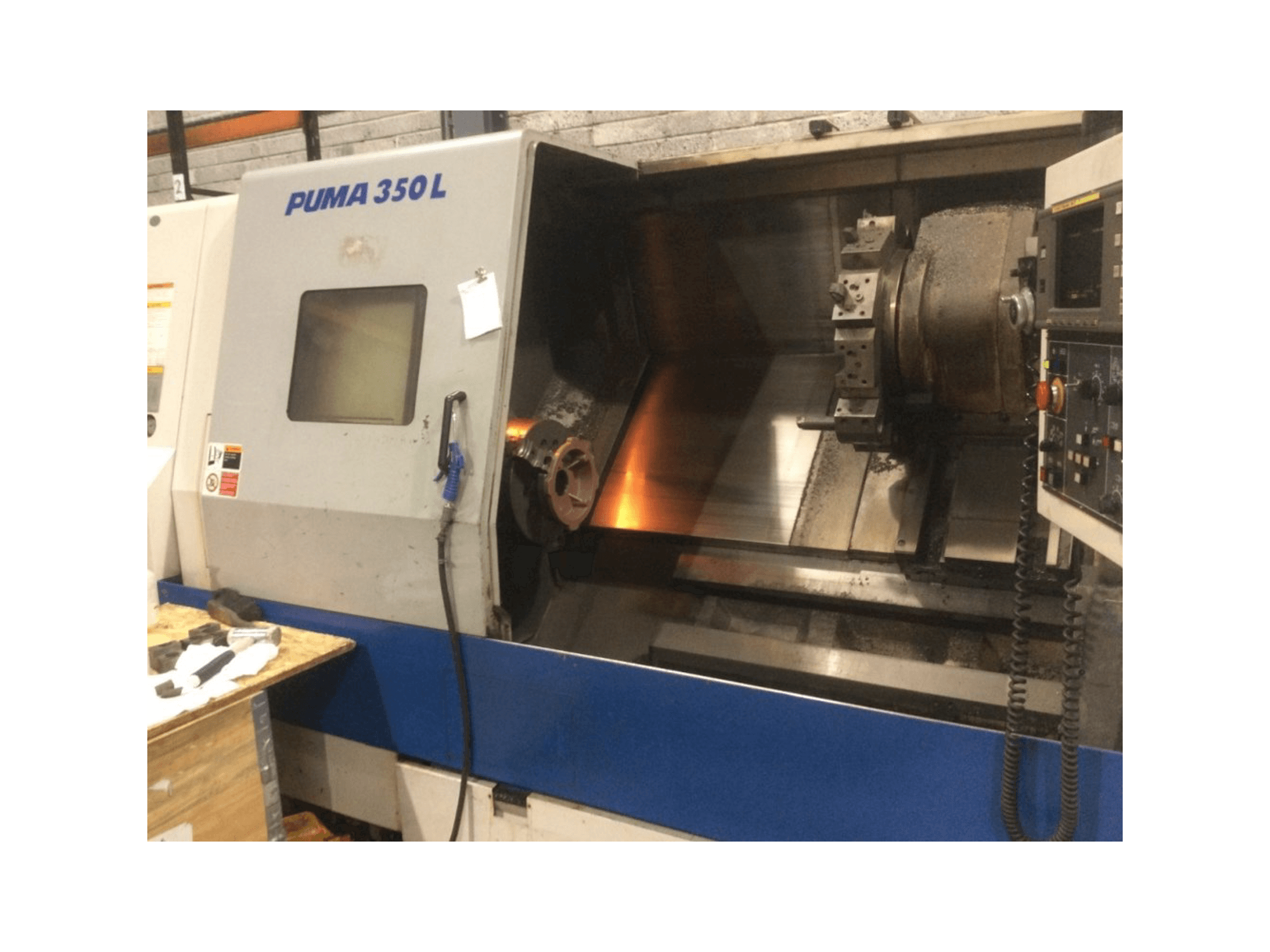 DAEWOO Puma 350LB-maskinen framifrån