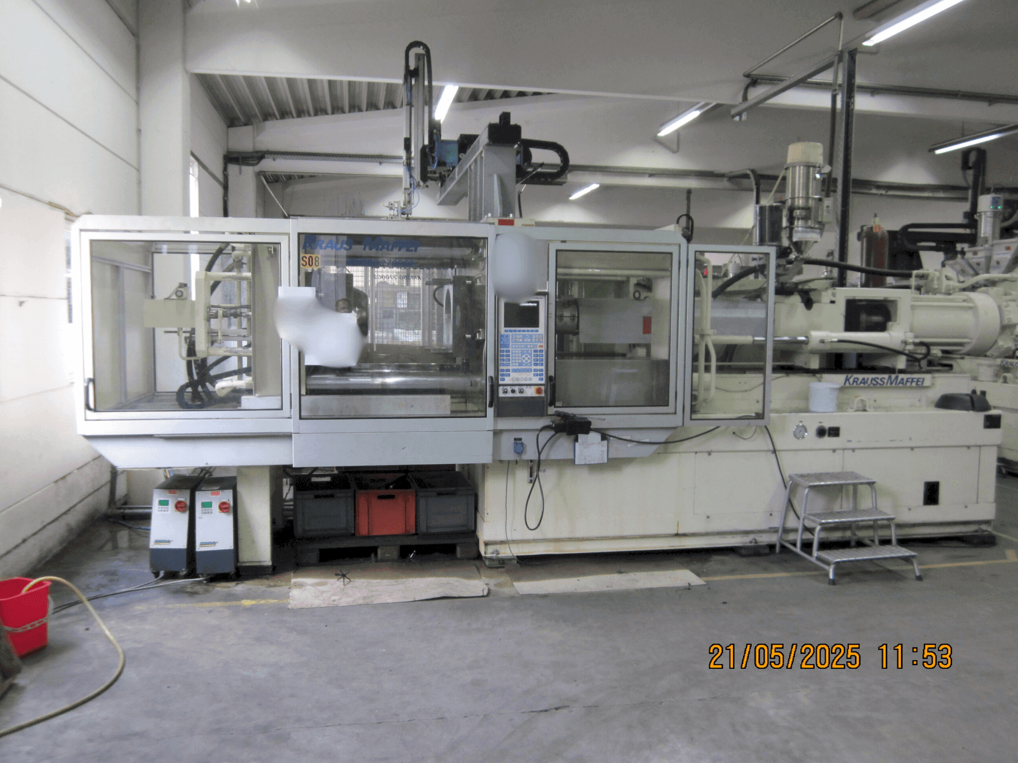 Krauss Maffei 350-2700 C2-maskinen framifrån