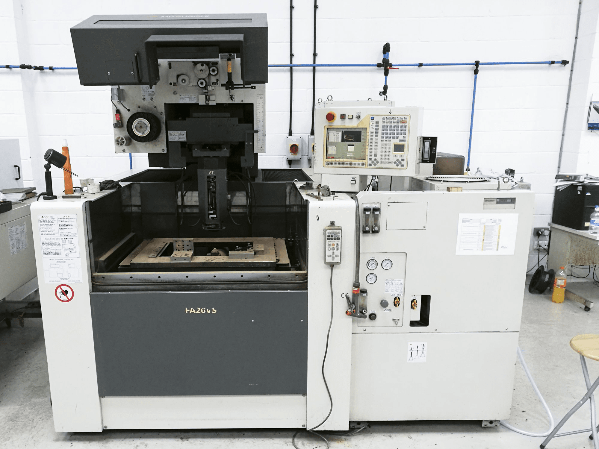 Mitsubishi Electric-maskinen framifrånFA20-VS