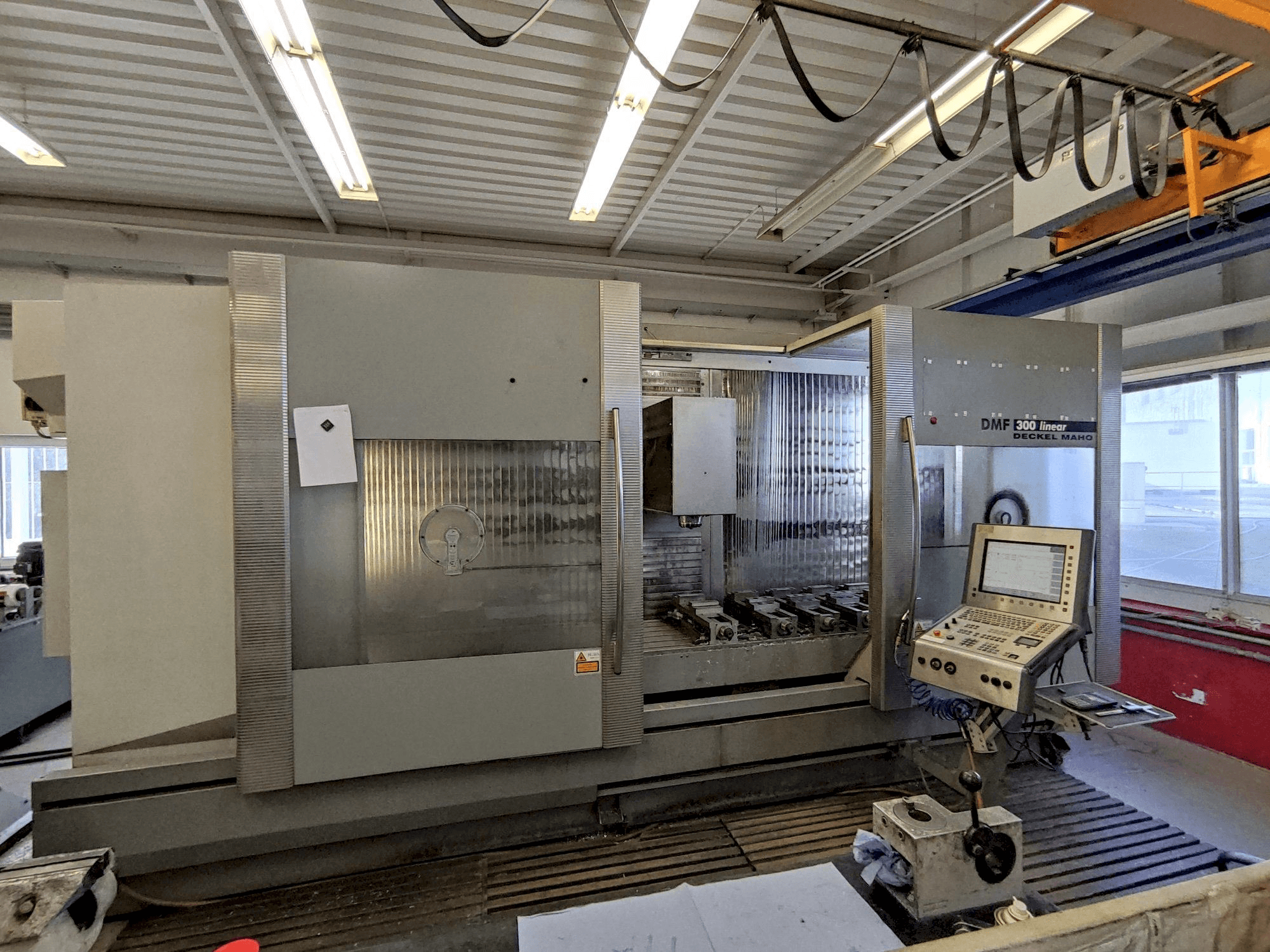 DECKEL MAHO DMF 300 linear-maskinen framifrån