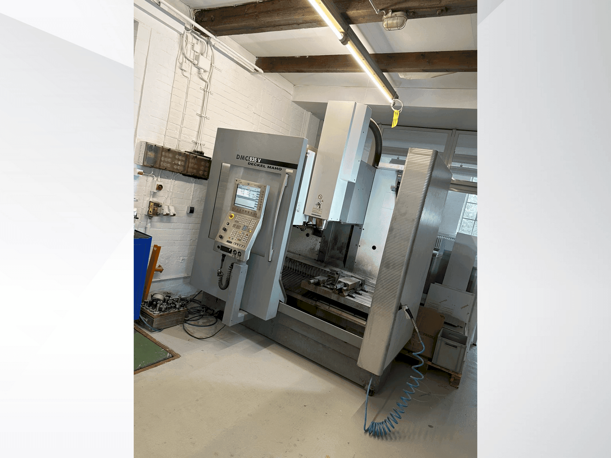 DECKEL DMC 835 V-maskinen framifrån